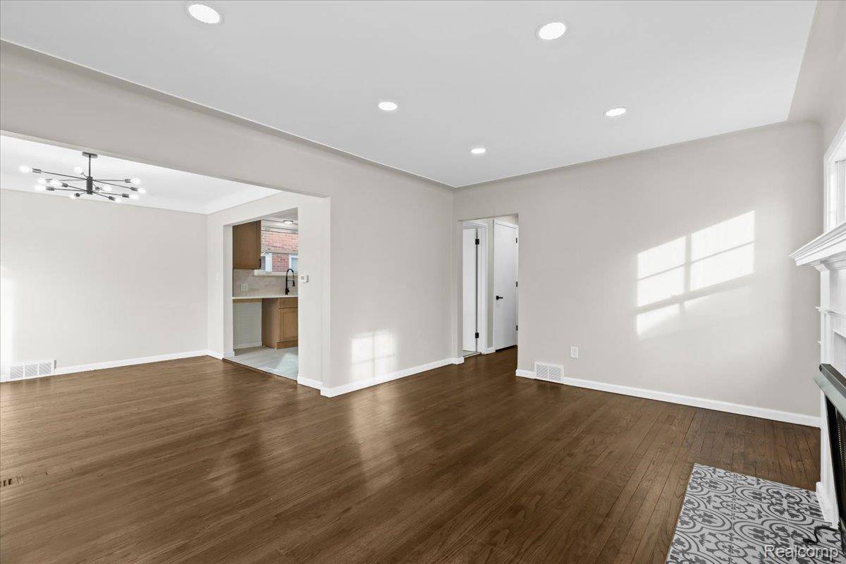 Detroit, MI 48235,19750 Prest ST