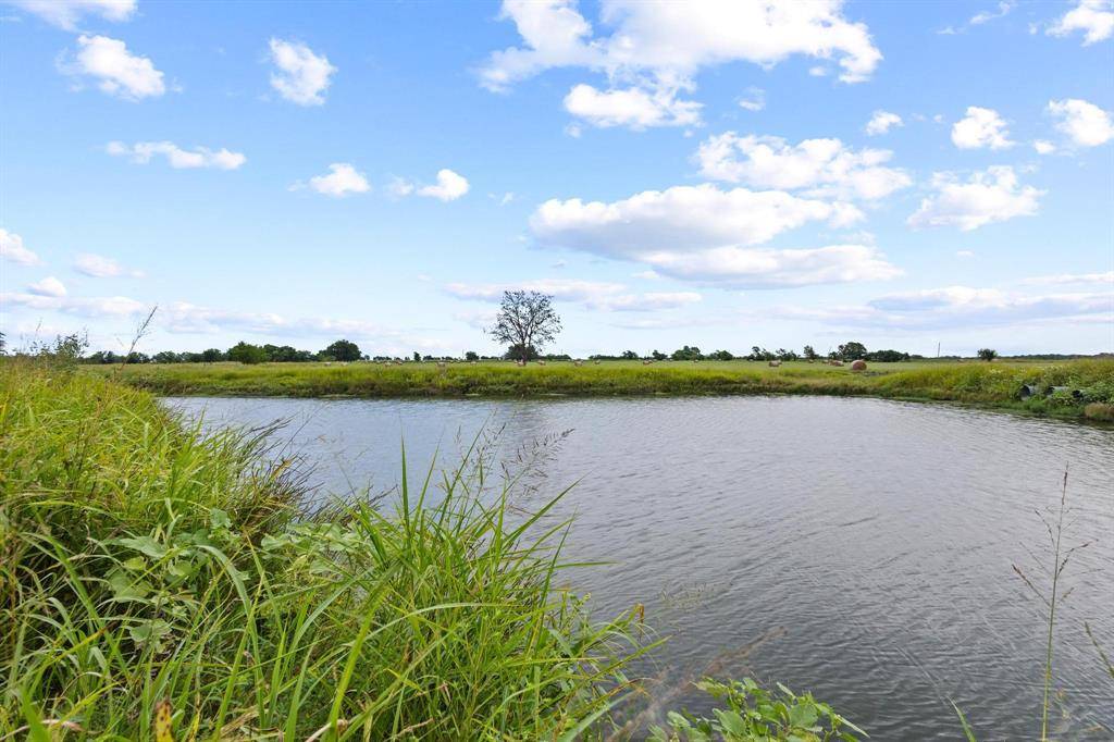 Wolfe City, TX 75496,2972 County Road 4826