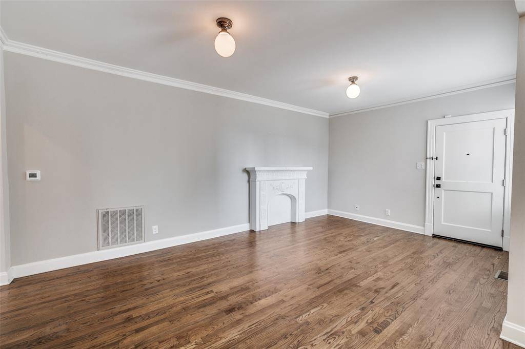 Fort Worth, TX 76110,2837 Hemphill Street #103