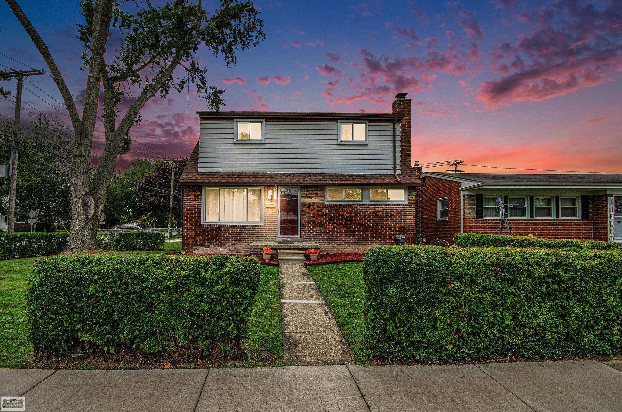 Saint Clair Shores, MI 48082,31201 Share ST