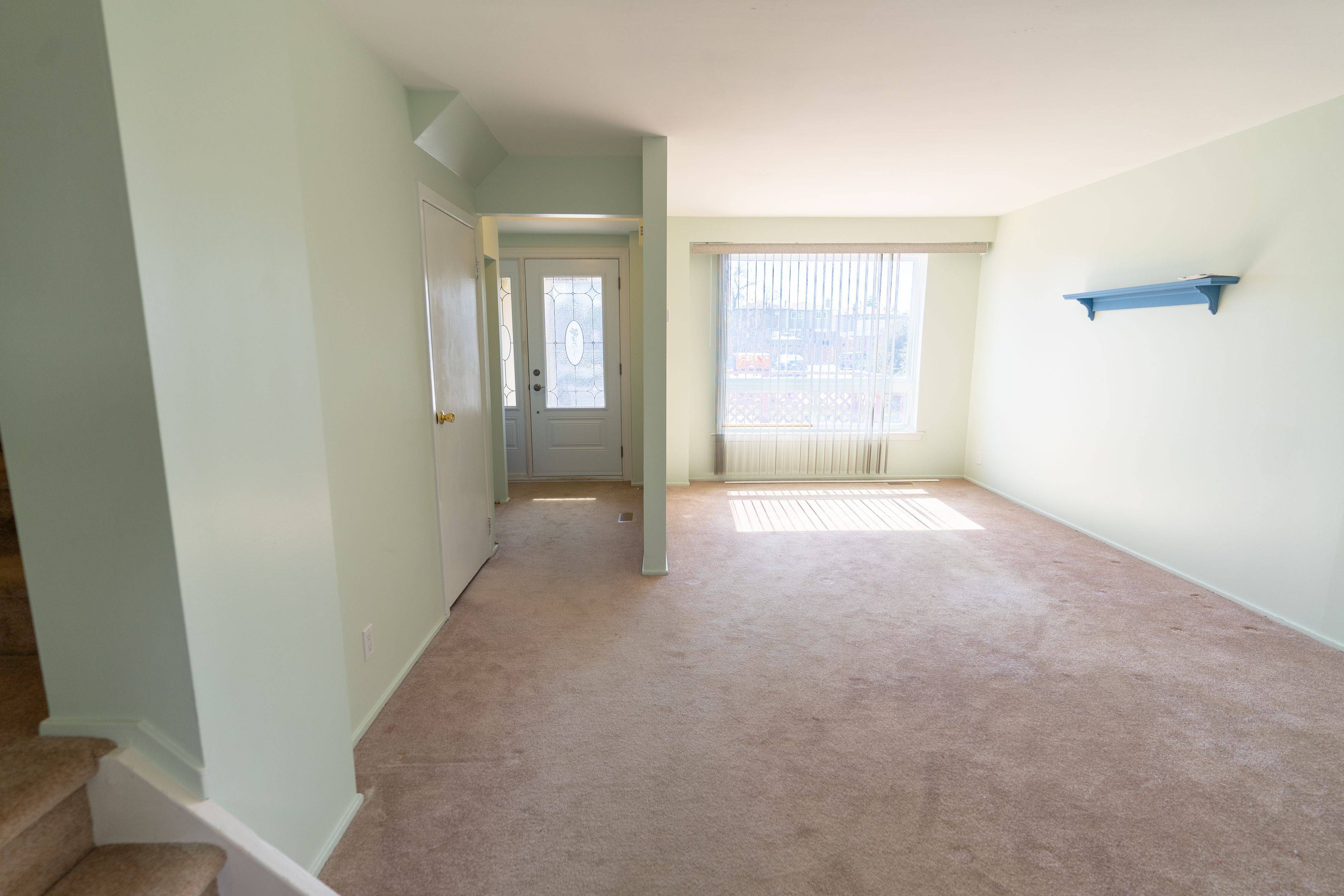 Pickering, ON L1W 1G3,728 Krosno BLVD