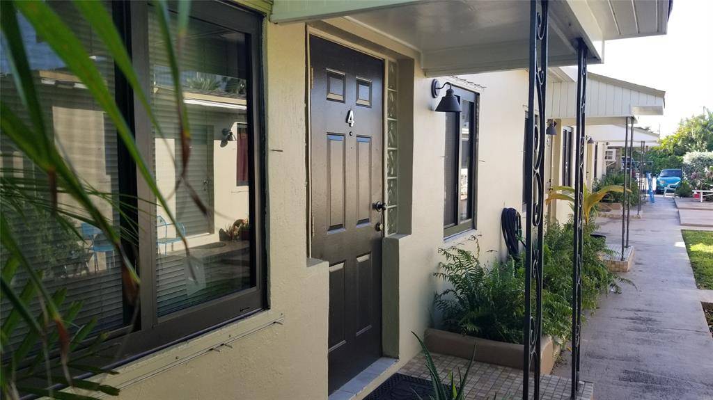 Hallandale Beach, FL 33009,615 NE 7th St