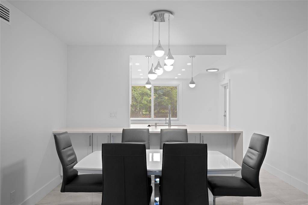 Coconut Creek, FL 33066,4301 Martinique Cir #M2