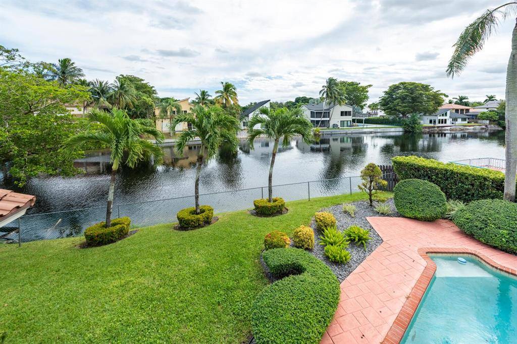 Plantation, FL 33324,610 SW 101st Ave