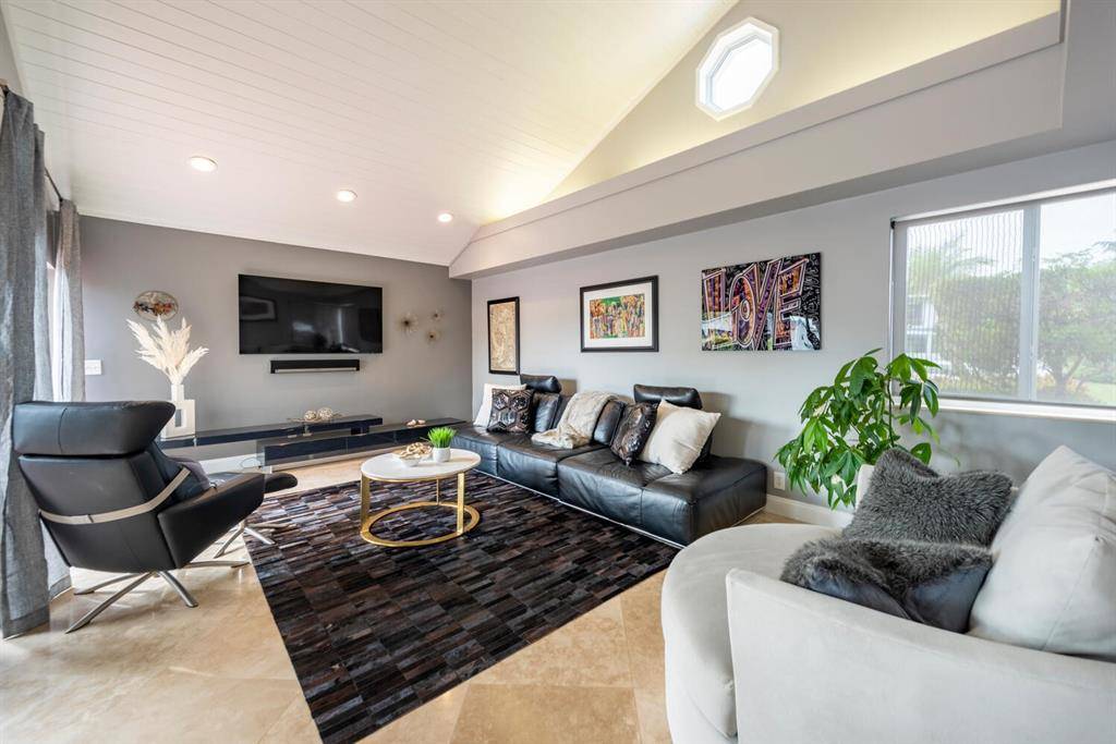 Plantation, FL 33324,610 SW 101st Ave