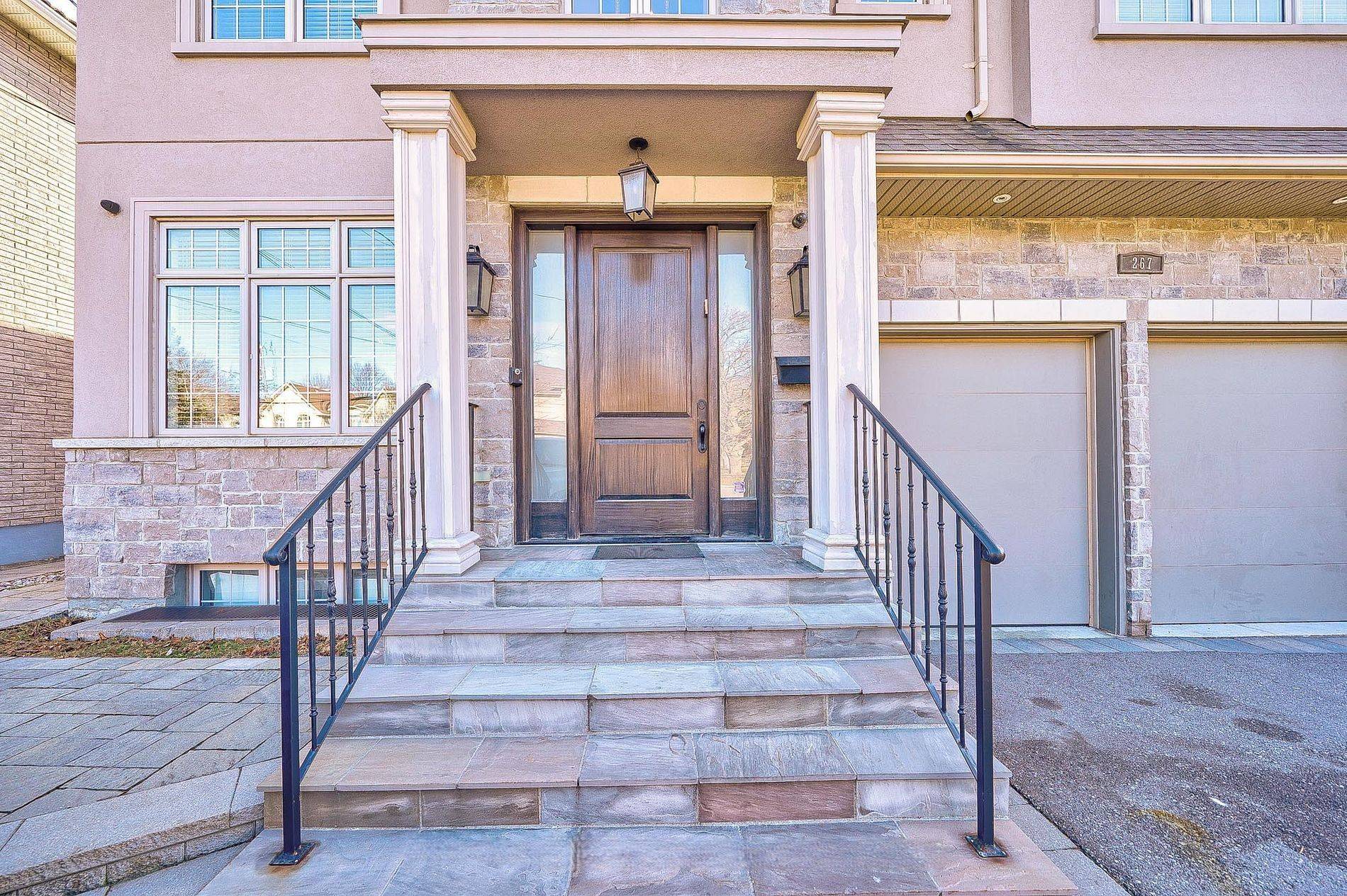 Vaughan, ON L4J 3N3,267 King High DR