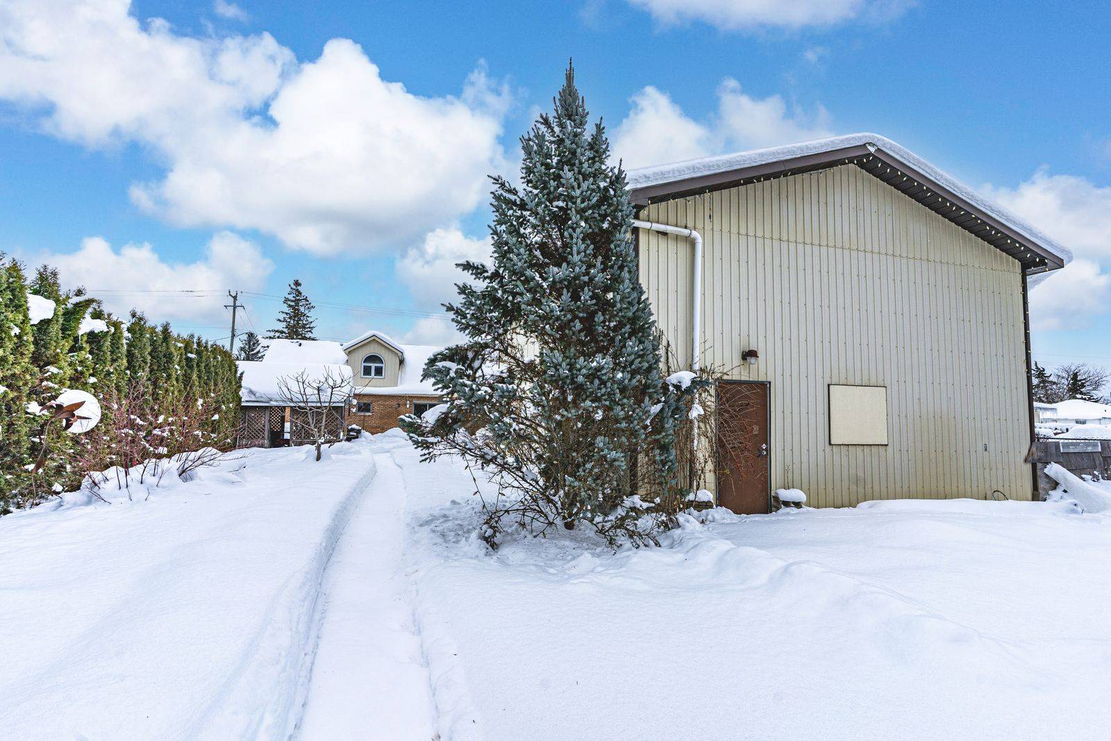 Essa, ON L3W 0G3,187 Mill ST