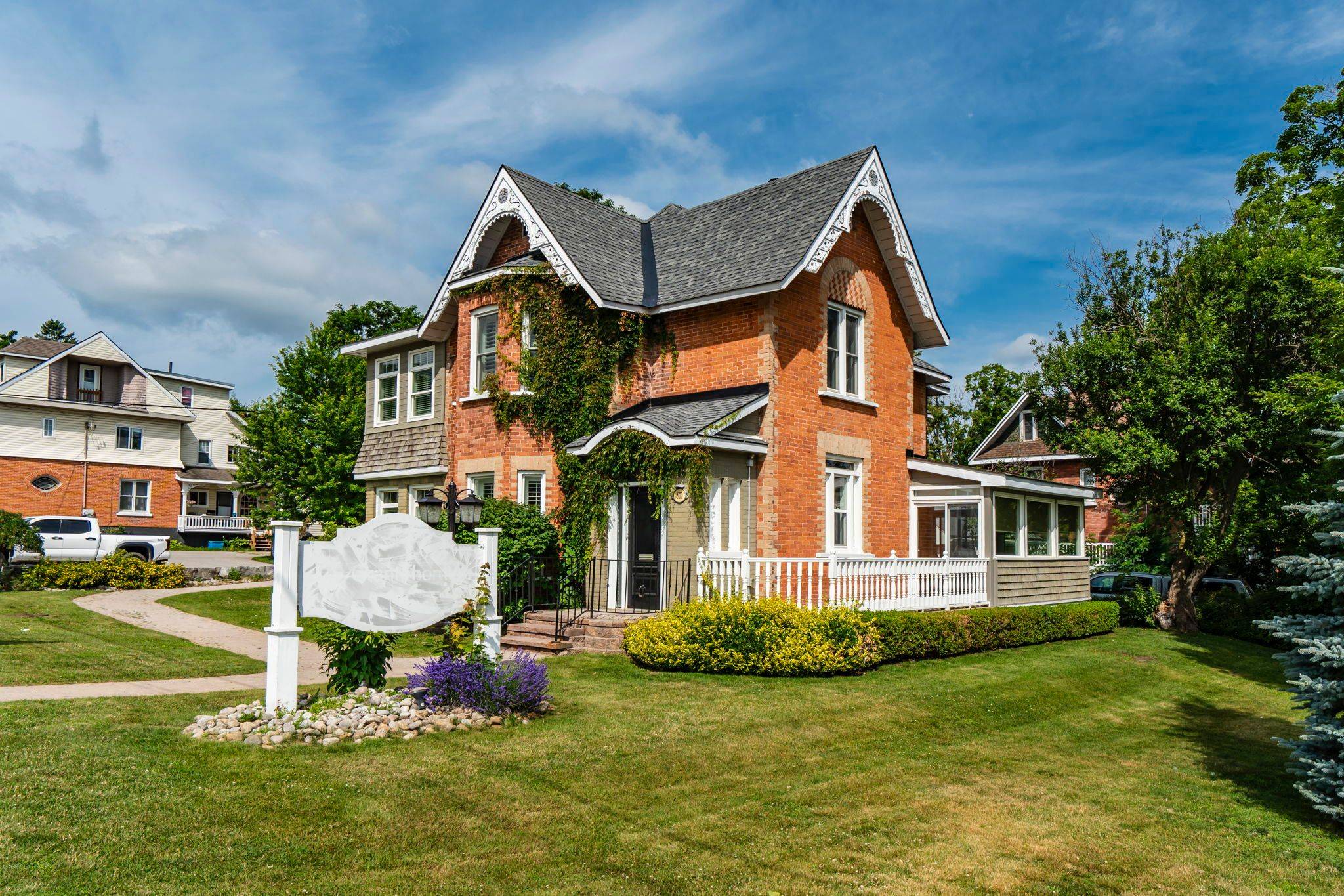 Midland, ON L4R 1W4,600 Hugel AVE #3