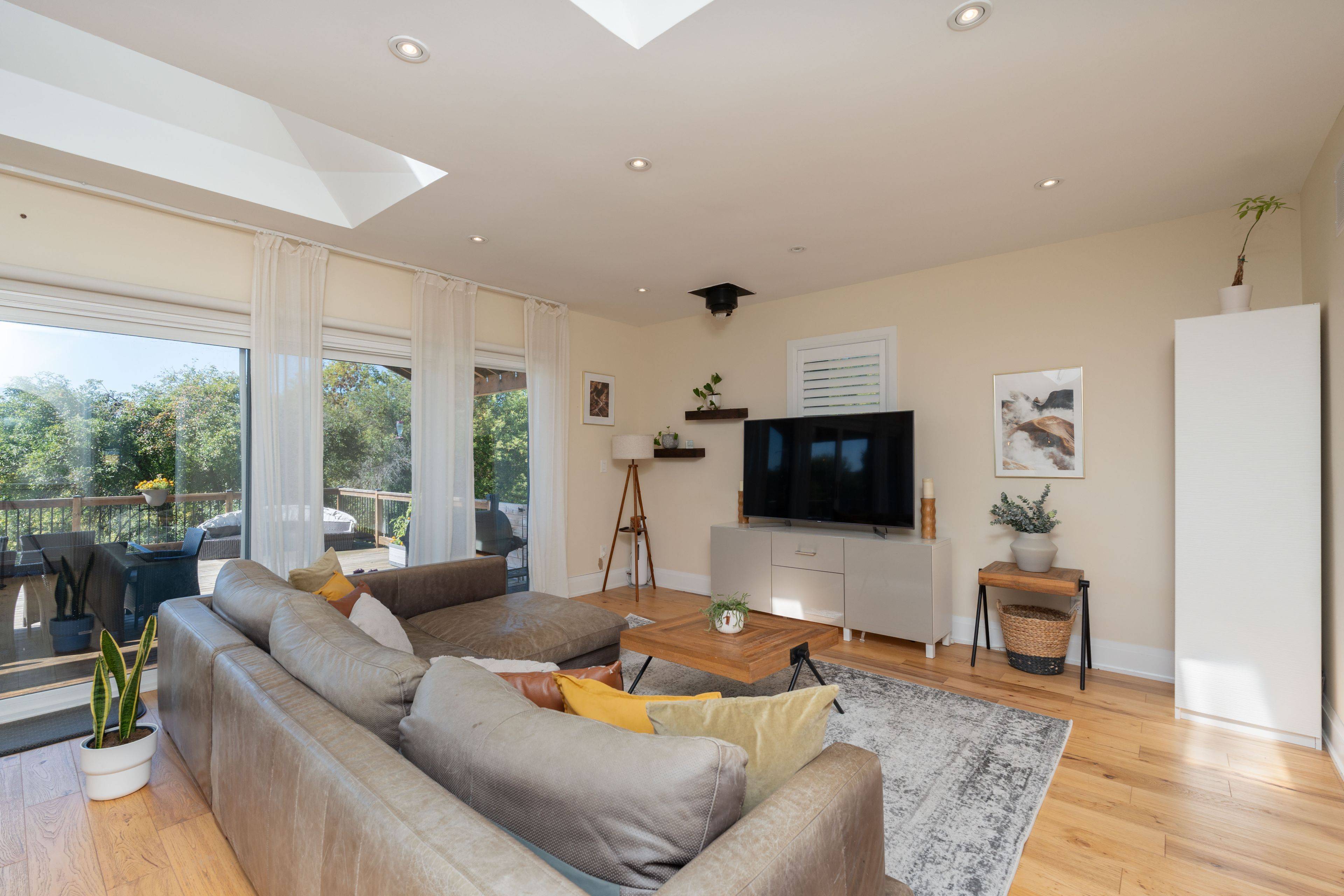 Caledon, ON L7C 2C4,15724 Hurontario ST #Farmhouse Suite