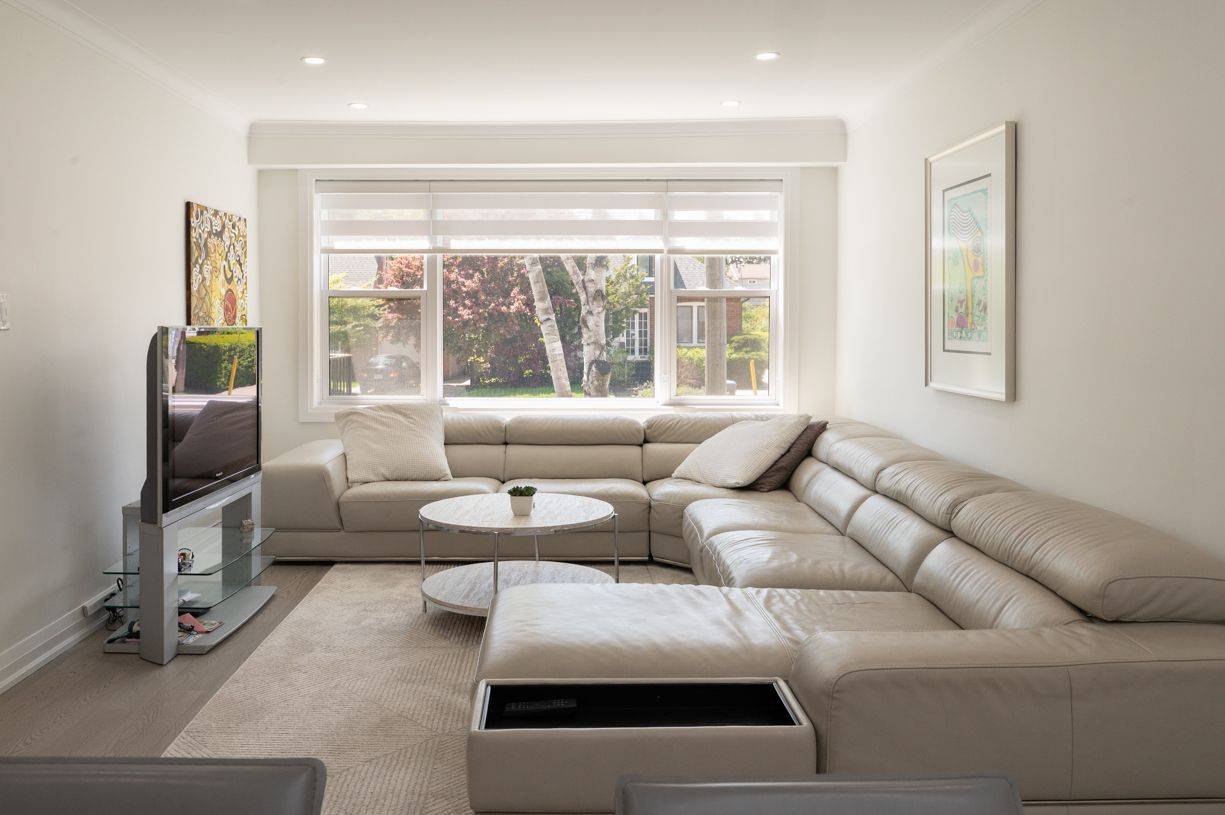 Mississauga, ON L5H 2S8,29 Broadview AVE #2