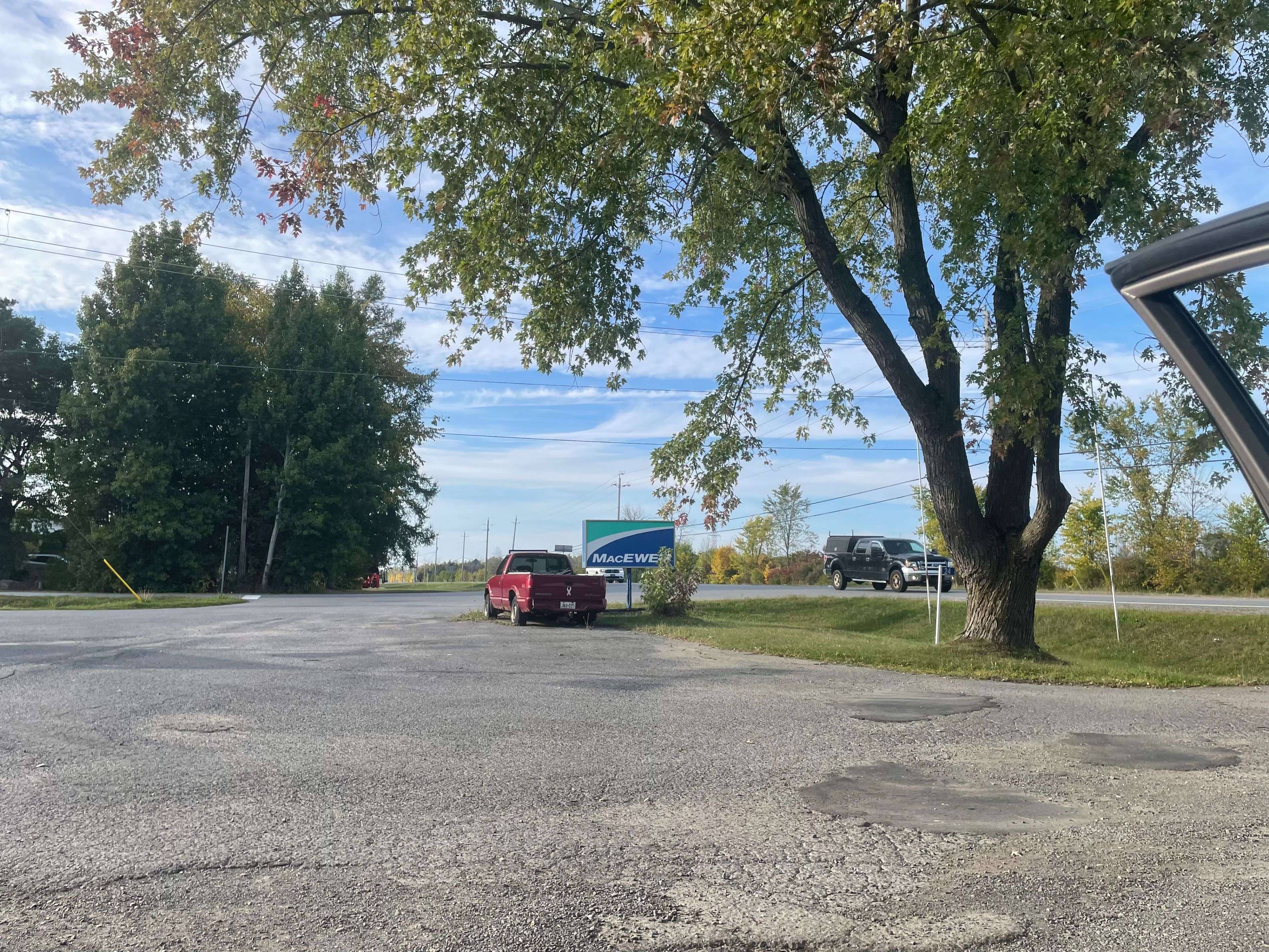 Elizabethtown-kitley, ON K7R 3L2,24 County Rd 17 N/A SE