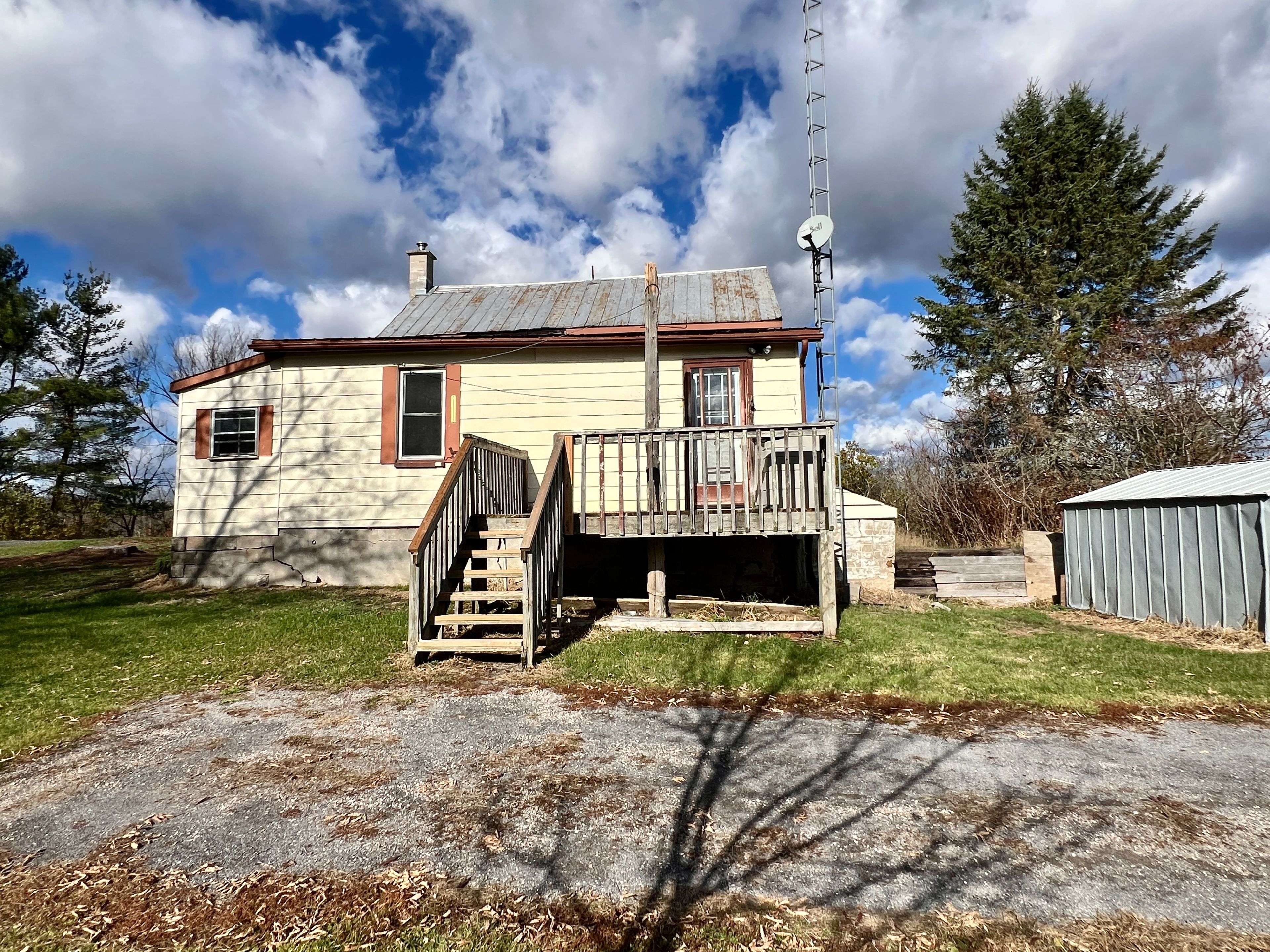 Tweed, ON K0K 3J0,1614 Sulphide RD