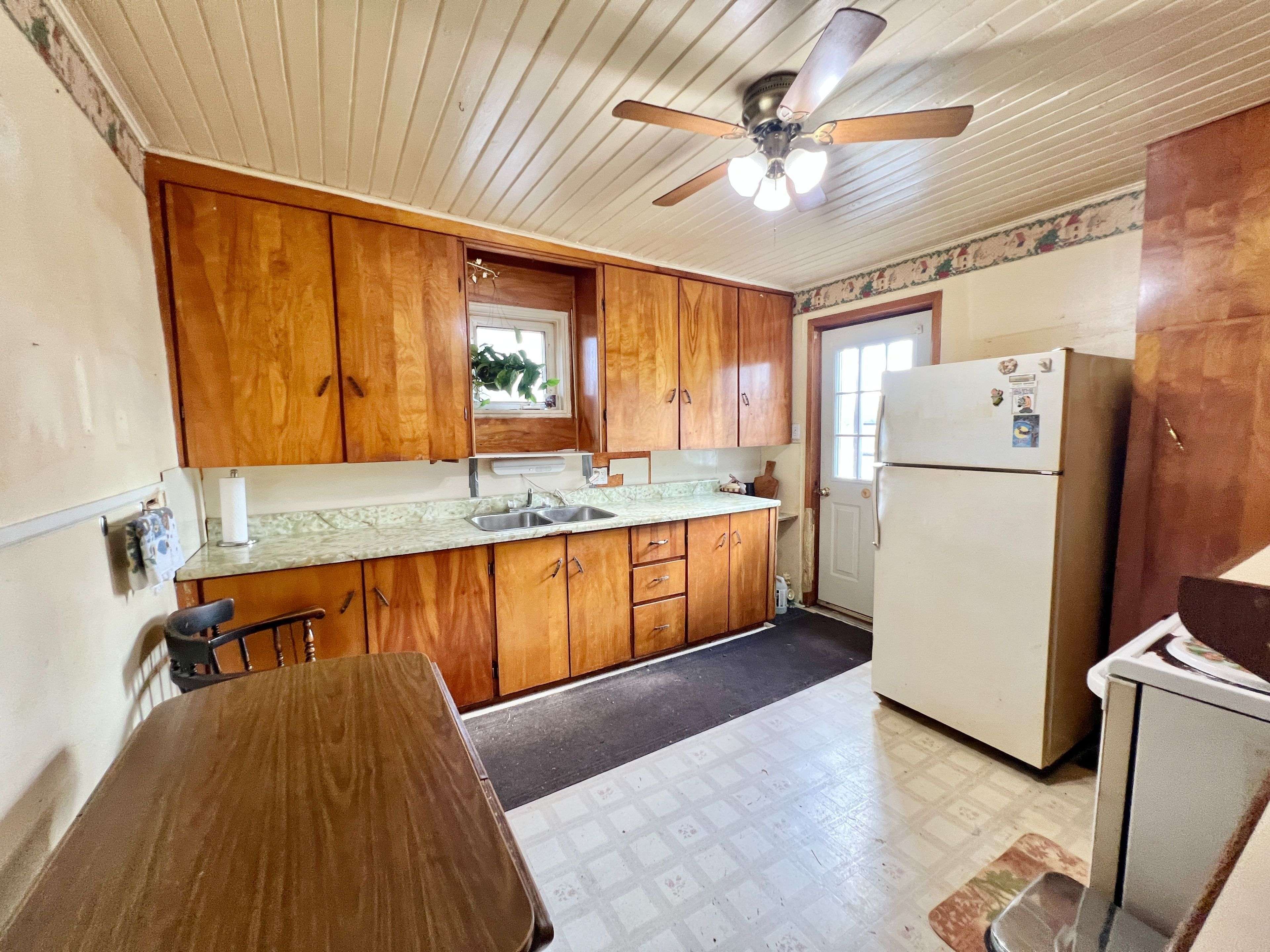 Tweed, ON K0K 3J0,1614 Sulphide RD