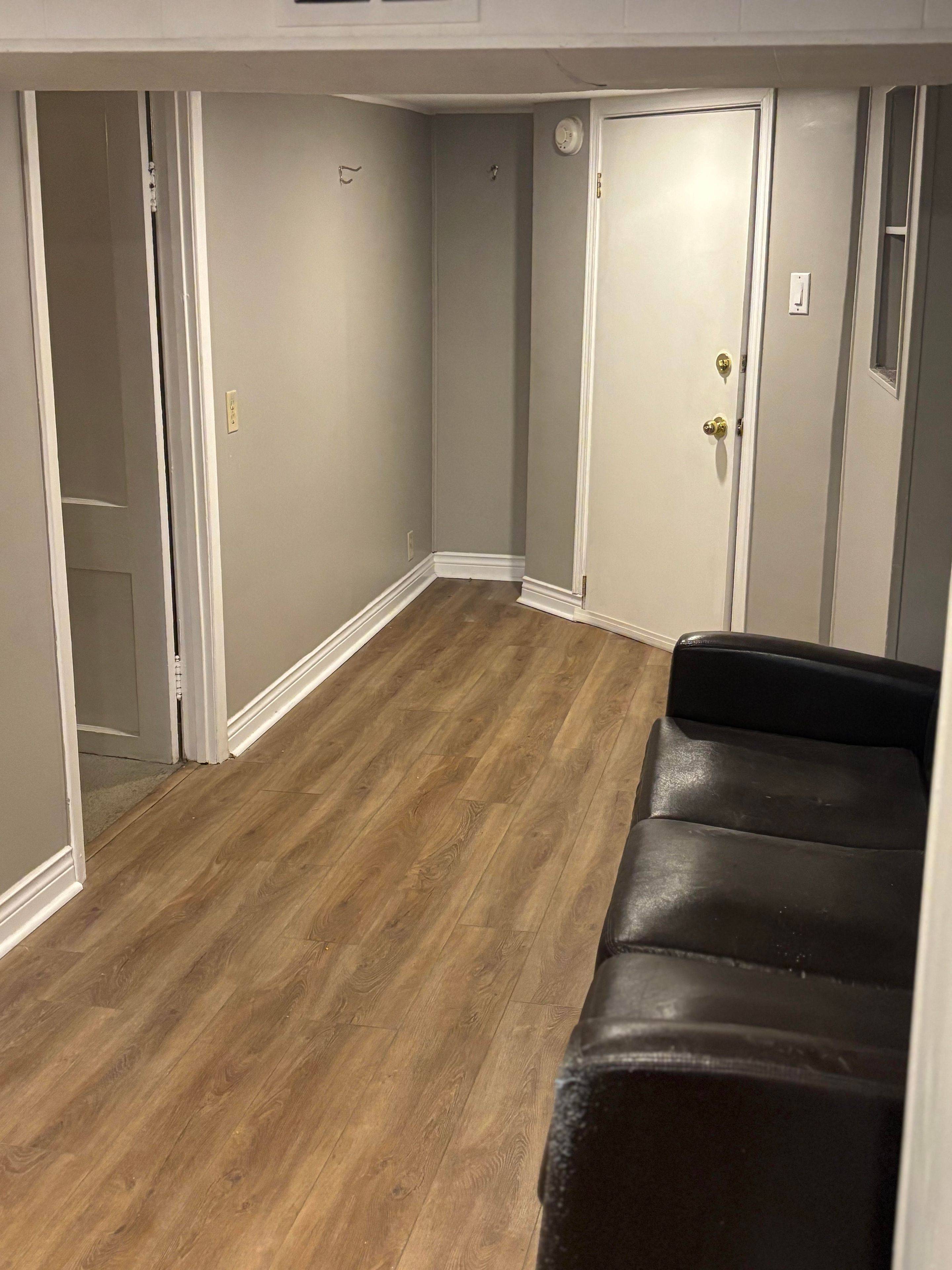 Hamilton, ON L8R 2R2,226 Bay ST