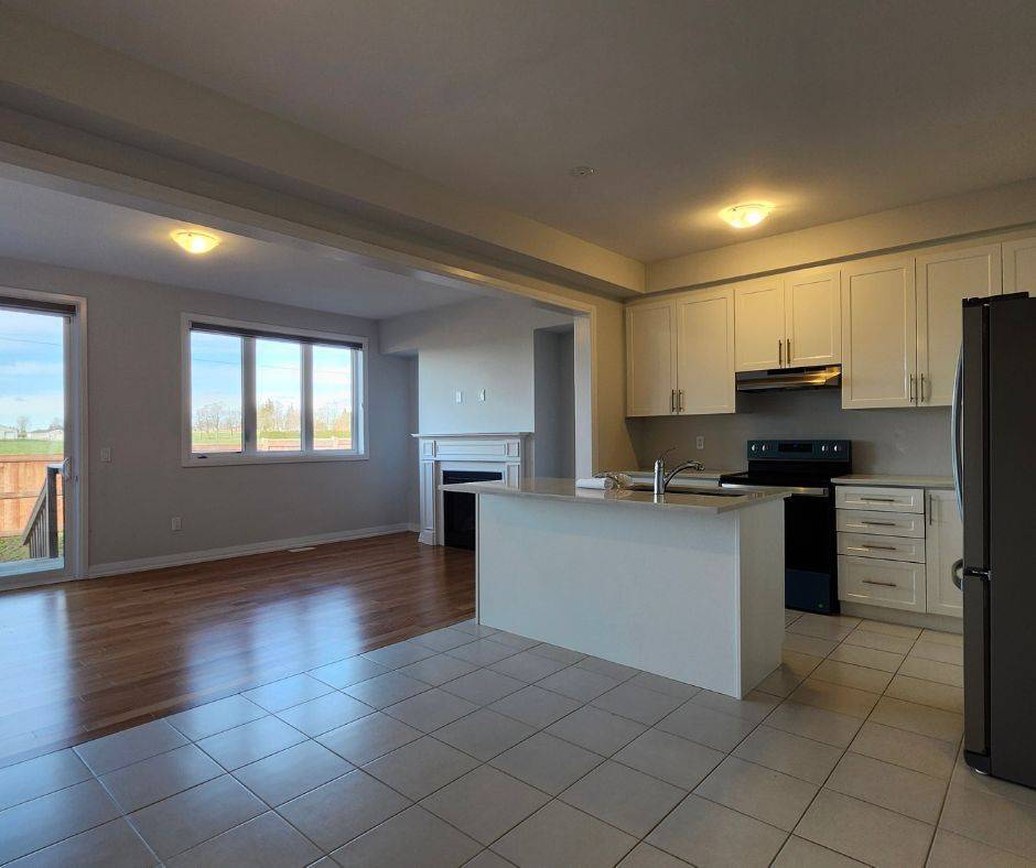 Woodstock, ON N4T 0N7,884 Sobeski AVE