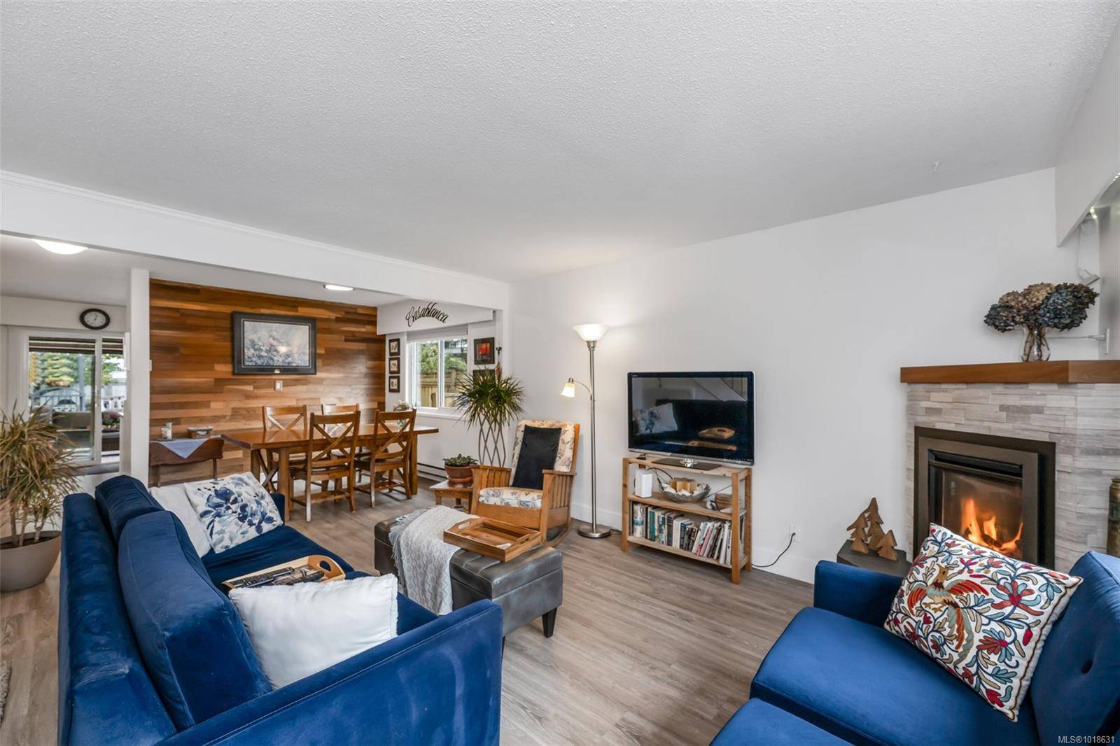 Colwood, BC V9B 2A5,618 Kelly Rd #a