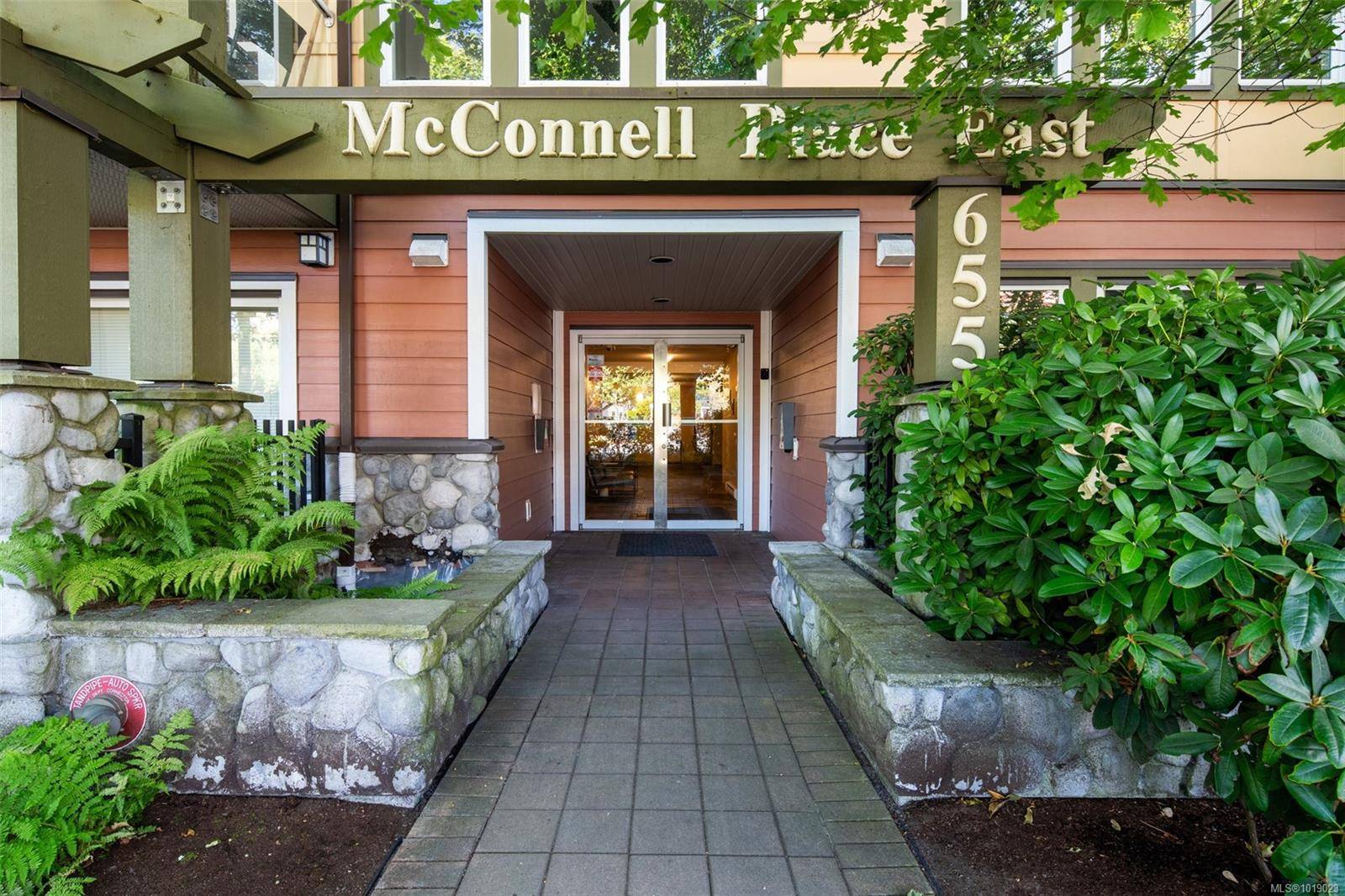 Langford, BC V9B 0G2,655 Goldstream Ave #102