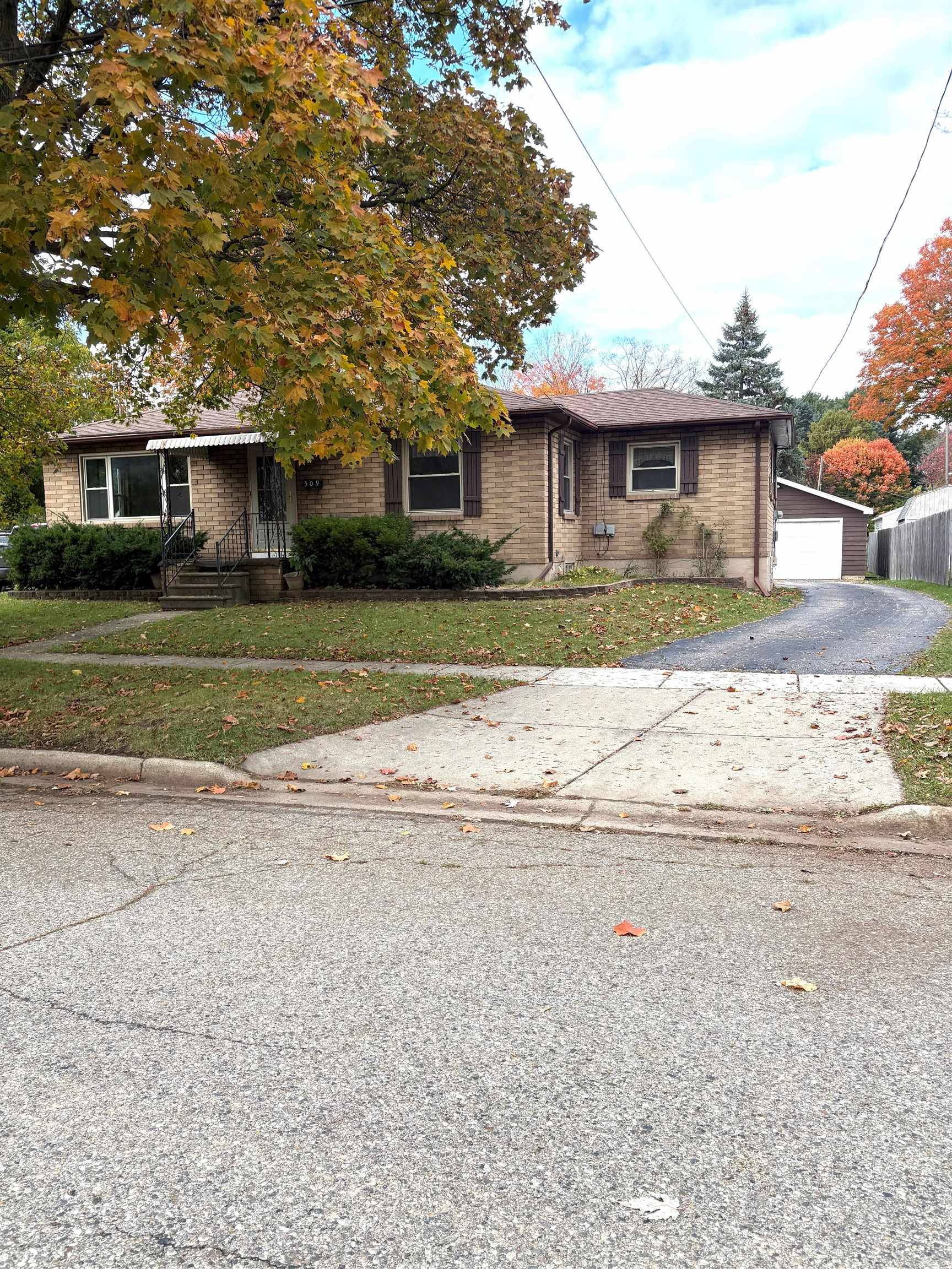 Owosso, MI 48867,509 Abbott ST