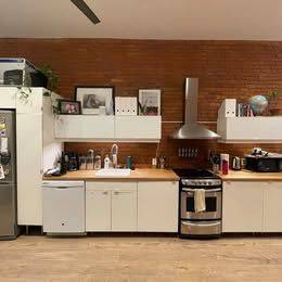 Hamilton, ON L8N 1B3,191 King ST E #3