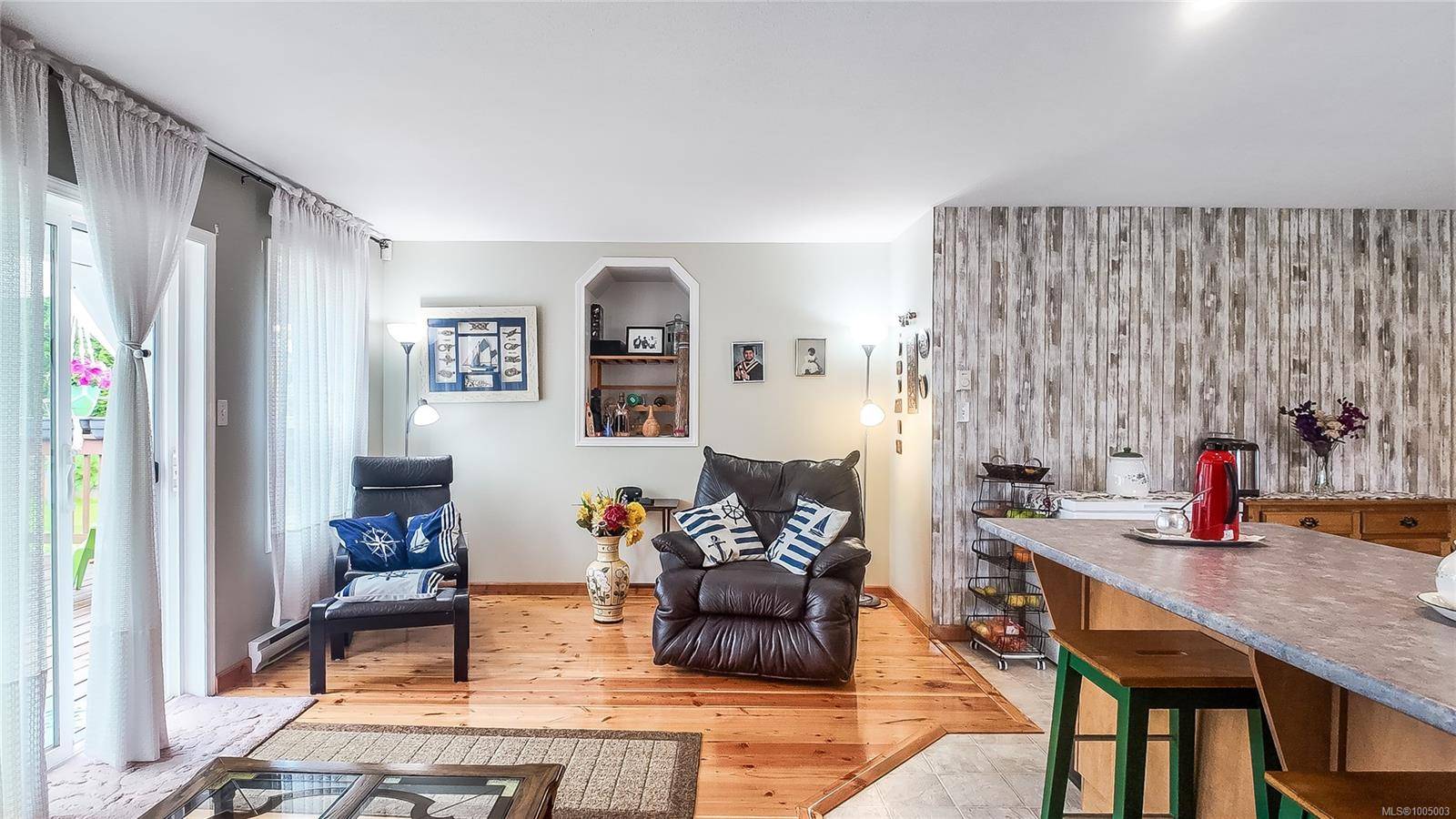 Campbell River, BC V9W 7H2,601 Azalea Pl