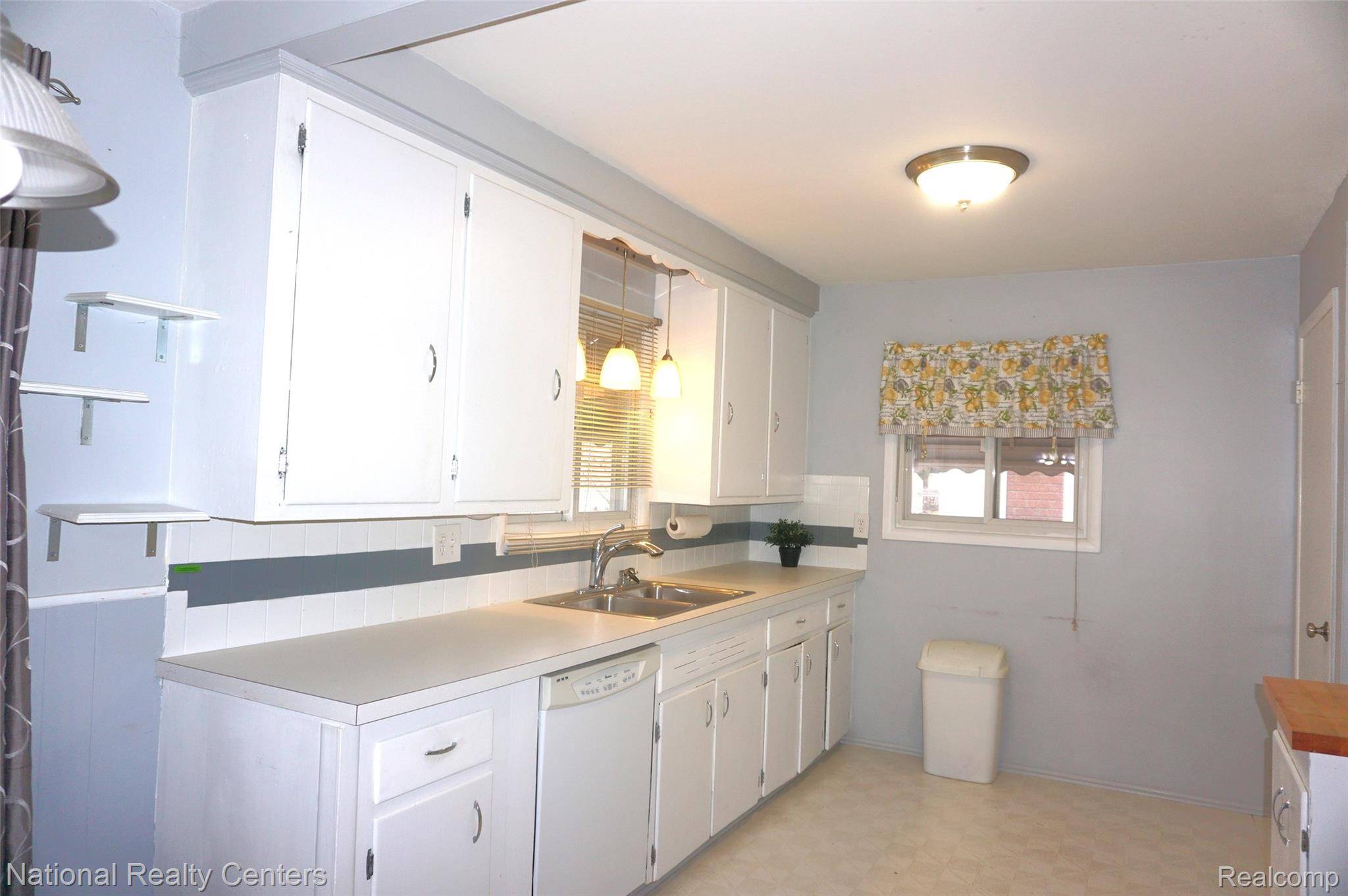 Westland, MI 48186,32547 Avondale ST