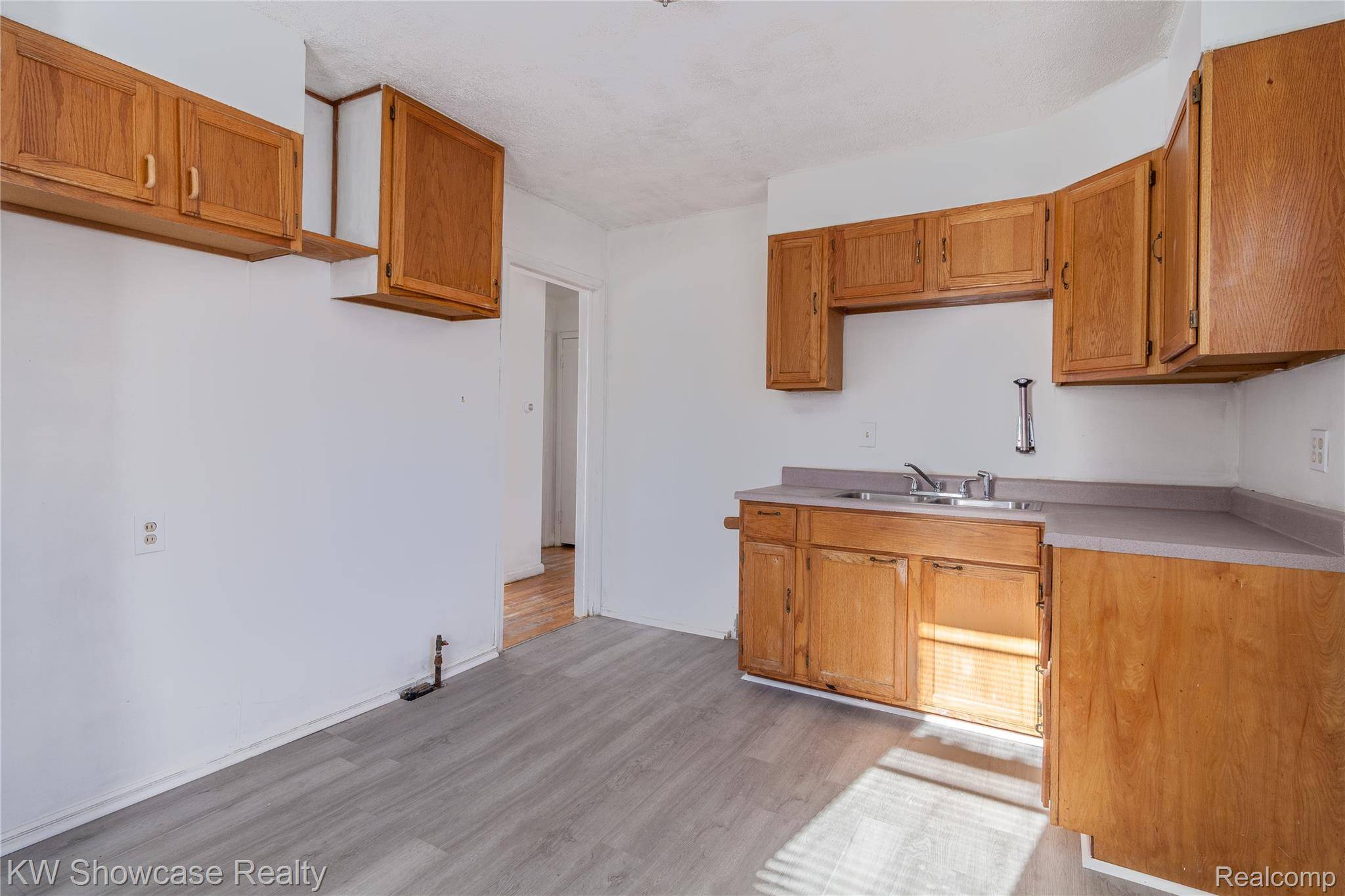 Detroit, MI 48239,12066 Bramell