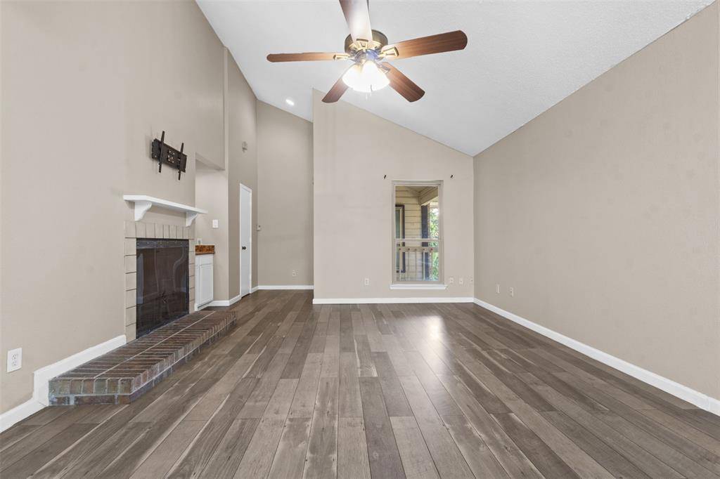 Dallas, TX 75231,7107 Holly Hill Drive #209