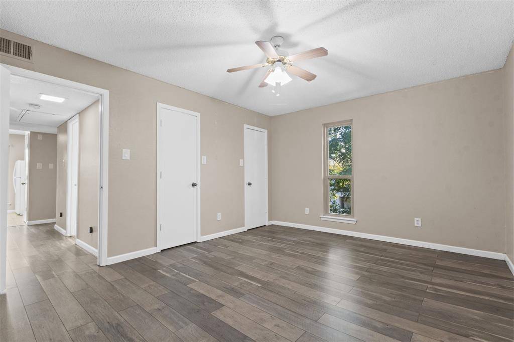 Dallas, TX 75231,7107 Holly Hill Drive #209