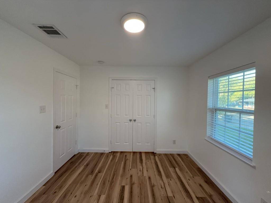 Arlington, TX 76010,1202 Valley View Drive