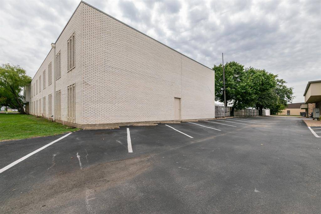 Pantego, TX 76013,3610 W Pioneer Parkway #107