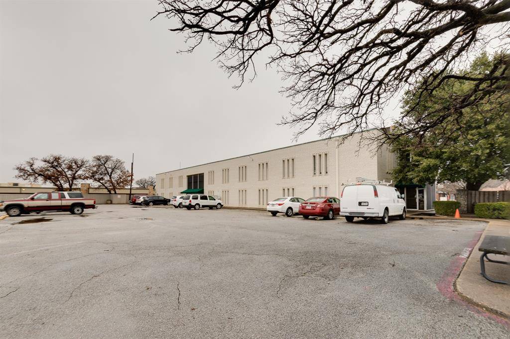 Pantego, TX 76013,3610 W Pioneer Parkway #107