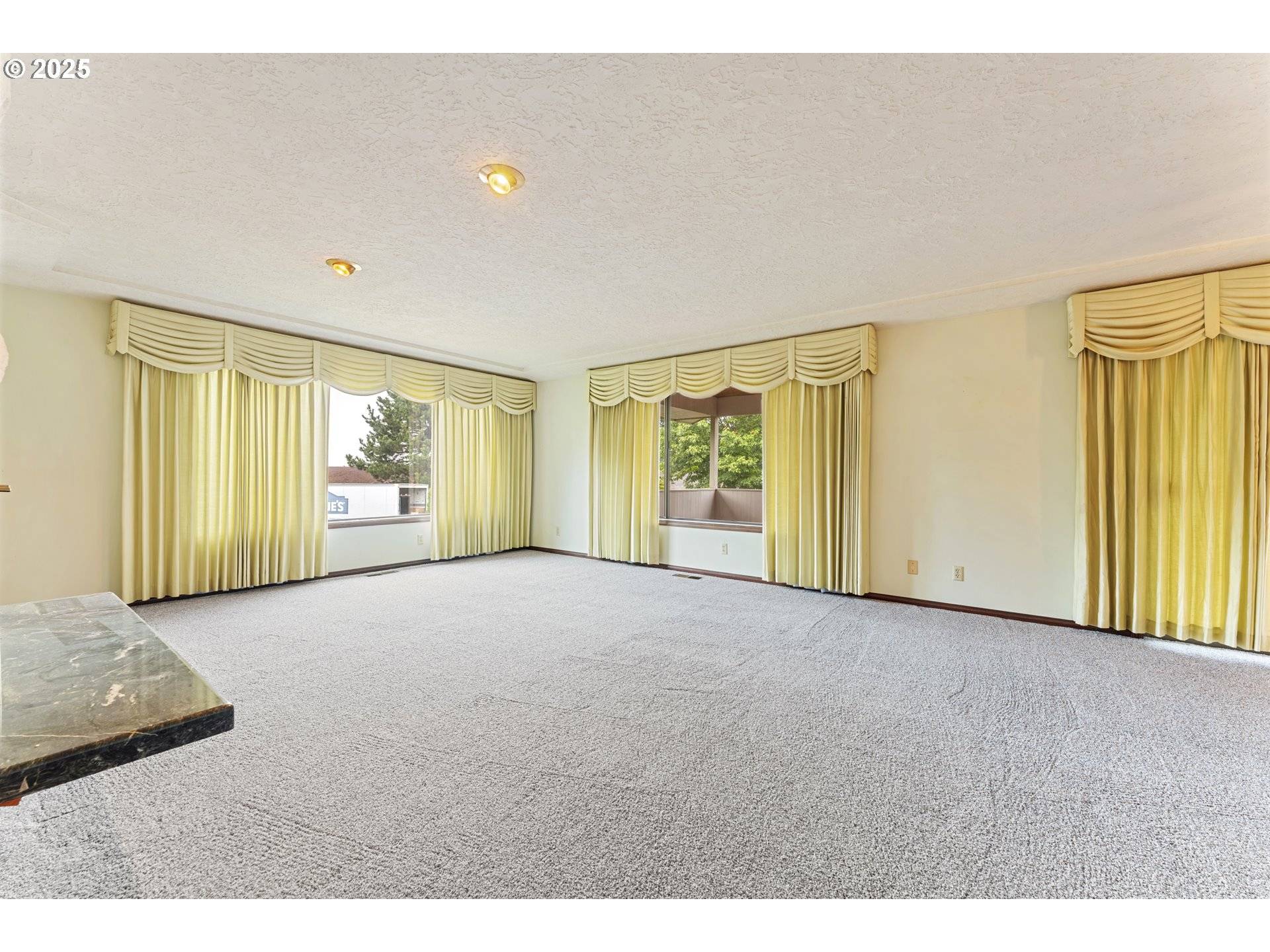 Portland, OR 97230,14344 NE FREMONT CT