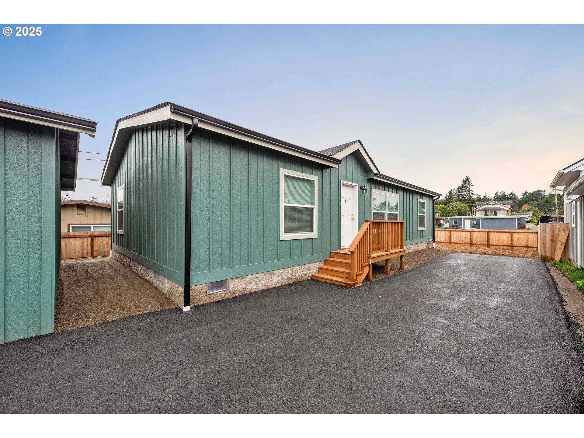 North Bend, OR 97459,2142 EVERETT AVE