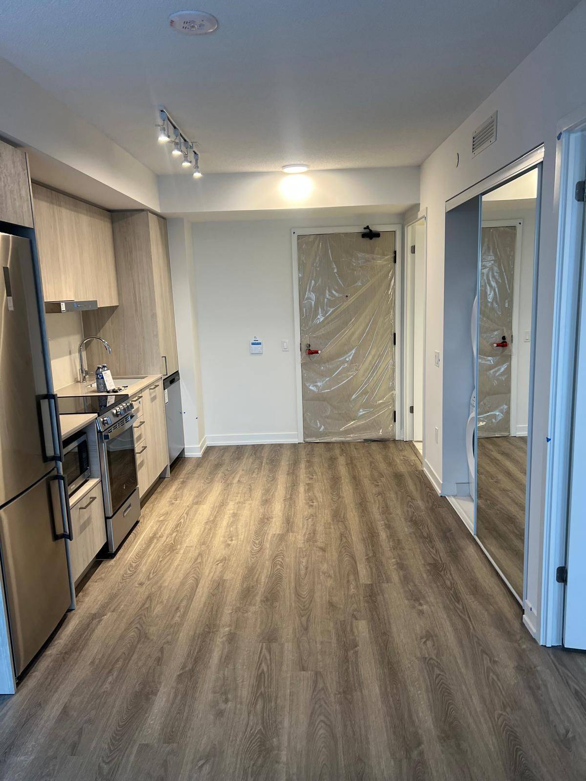 Vaughan, ON L4K 5Z7,195 Commerce ST #3305