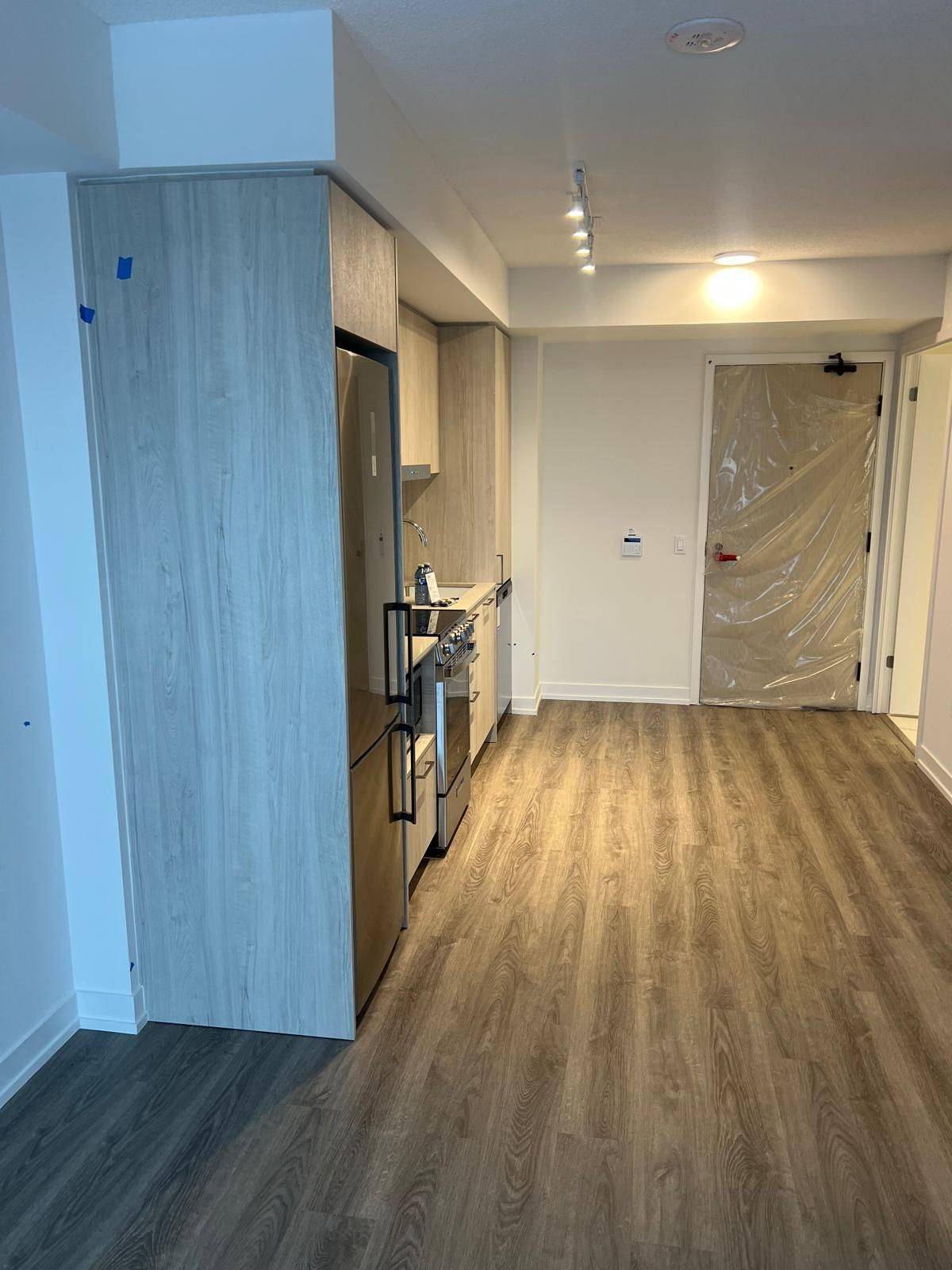 Vaughan, ON L4K 5Z7,195 Commerce ST #3305