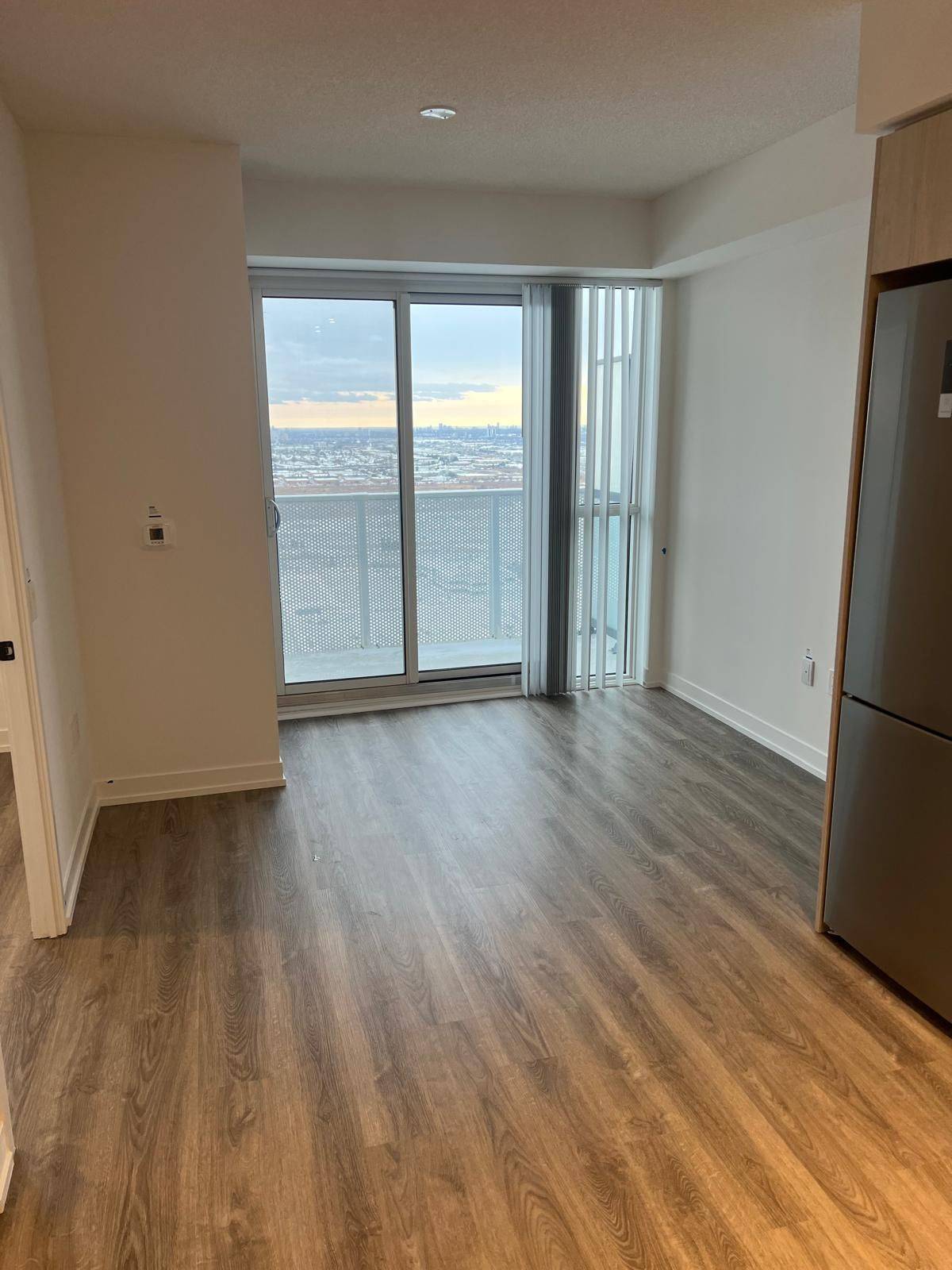 Vaughan, ON L4K 5Z7,195 Commerce ST #3305