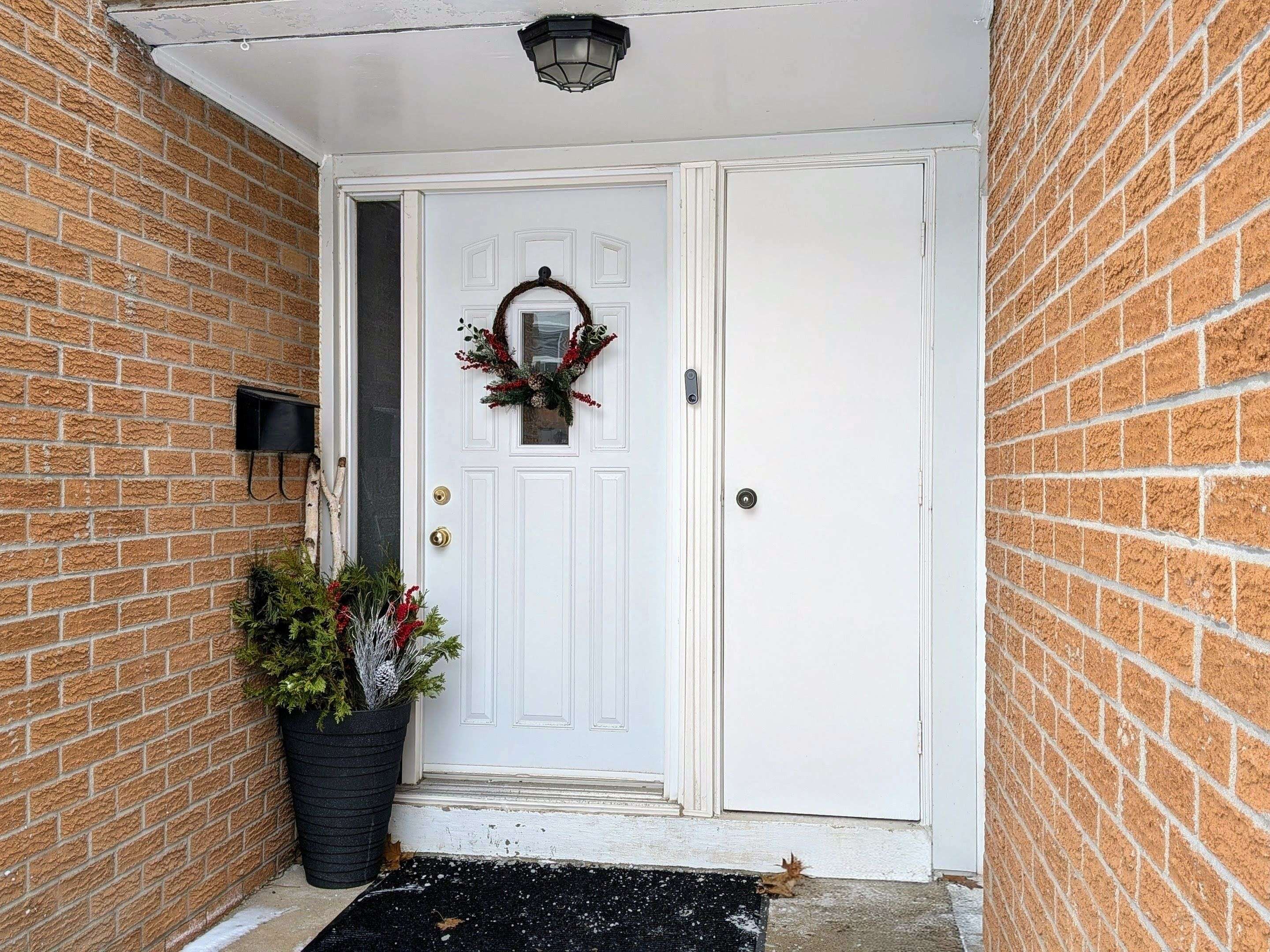 Barrie, ON L4M 2H1,235 Steel ST #4