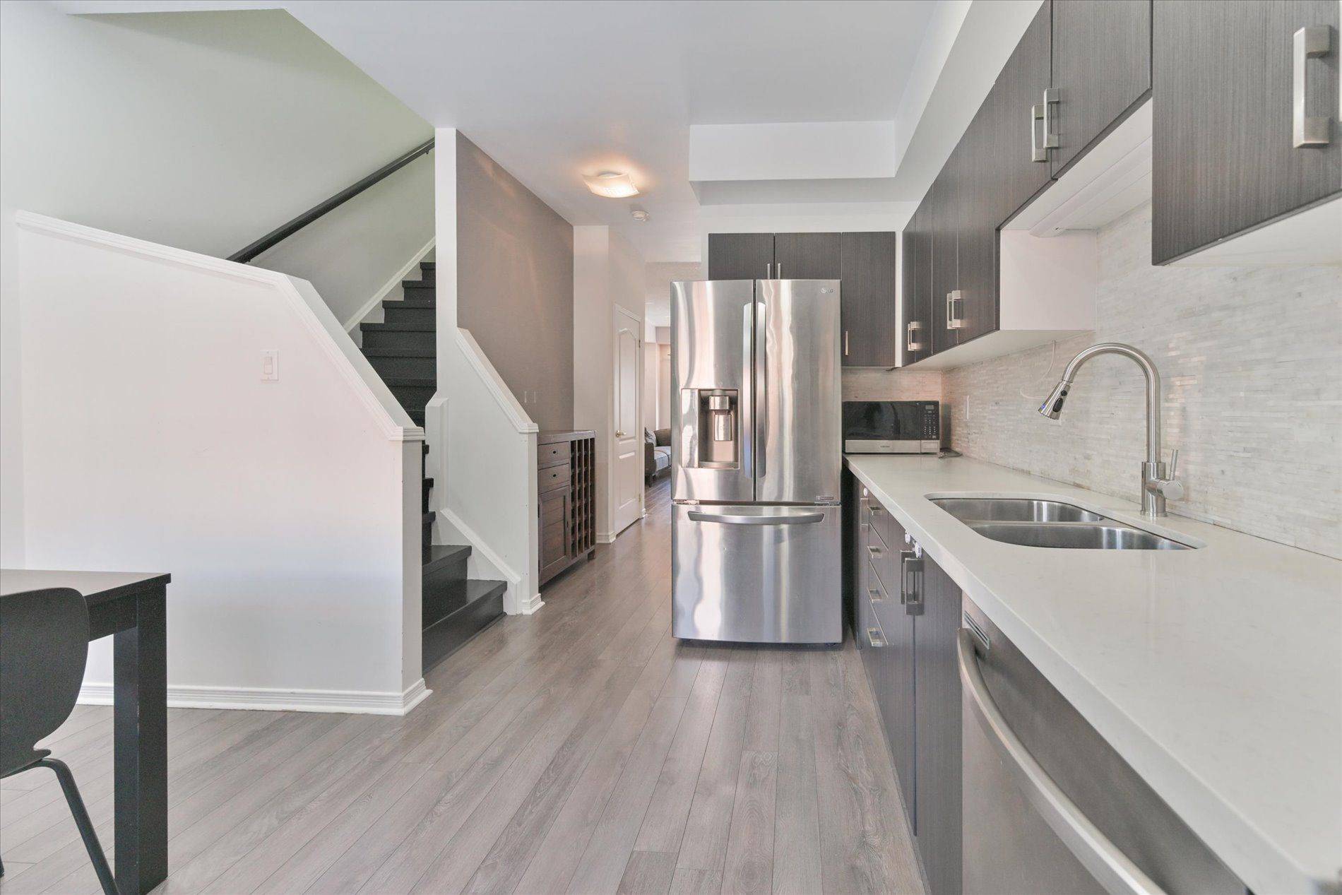 Mississauga, ON L5A 4P1,435 Hensal CIR #11