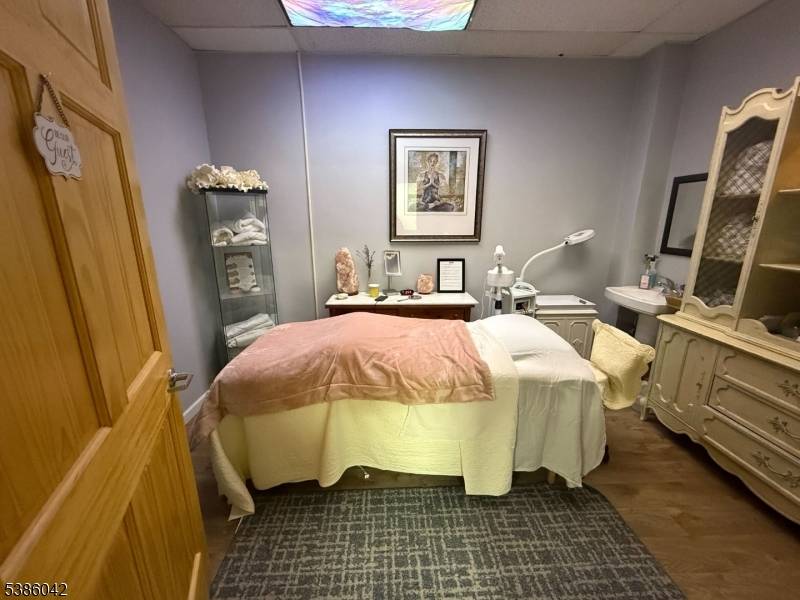 Clifton City, NJ 07012,658 Allwood Rd