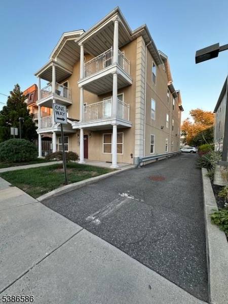 Elizabeth City, NJ 07202,534-536 Maple Ave