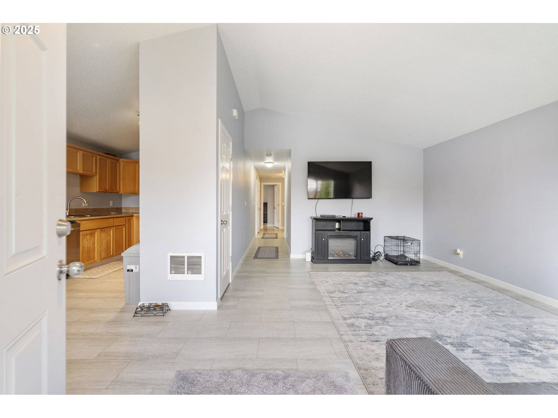 St Helens, OR 97051,453 N 11TH ST