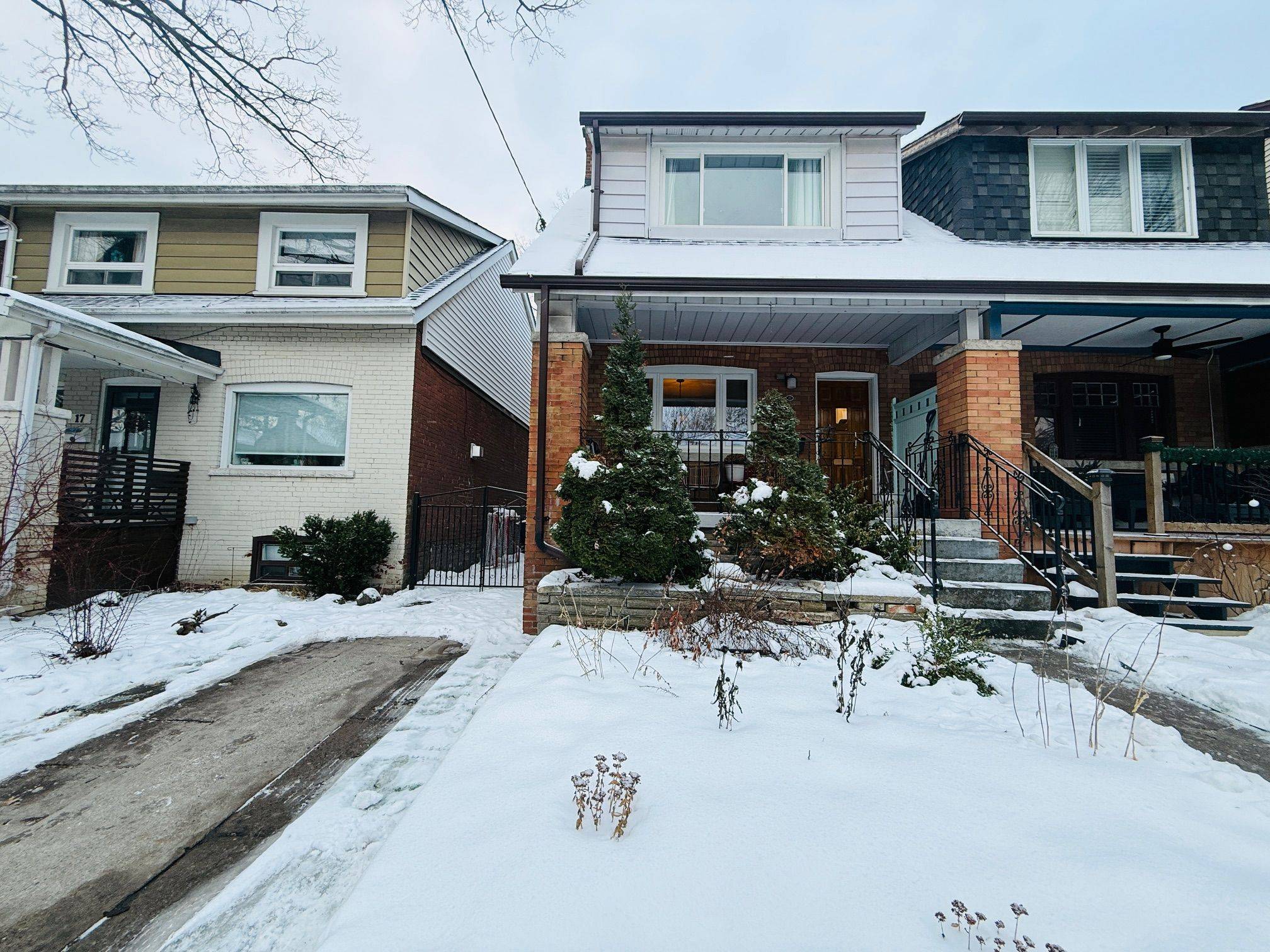 Toronto E02, ON M4C 1G9,15 Keystone AVE #Main & 2nd