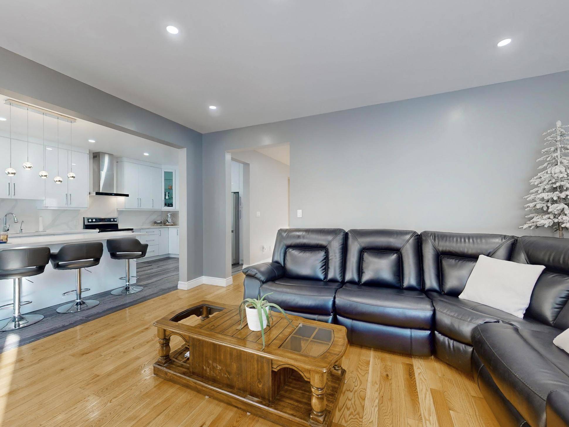 Orillia, ON L3V 0E2,84 Diana DR