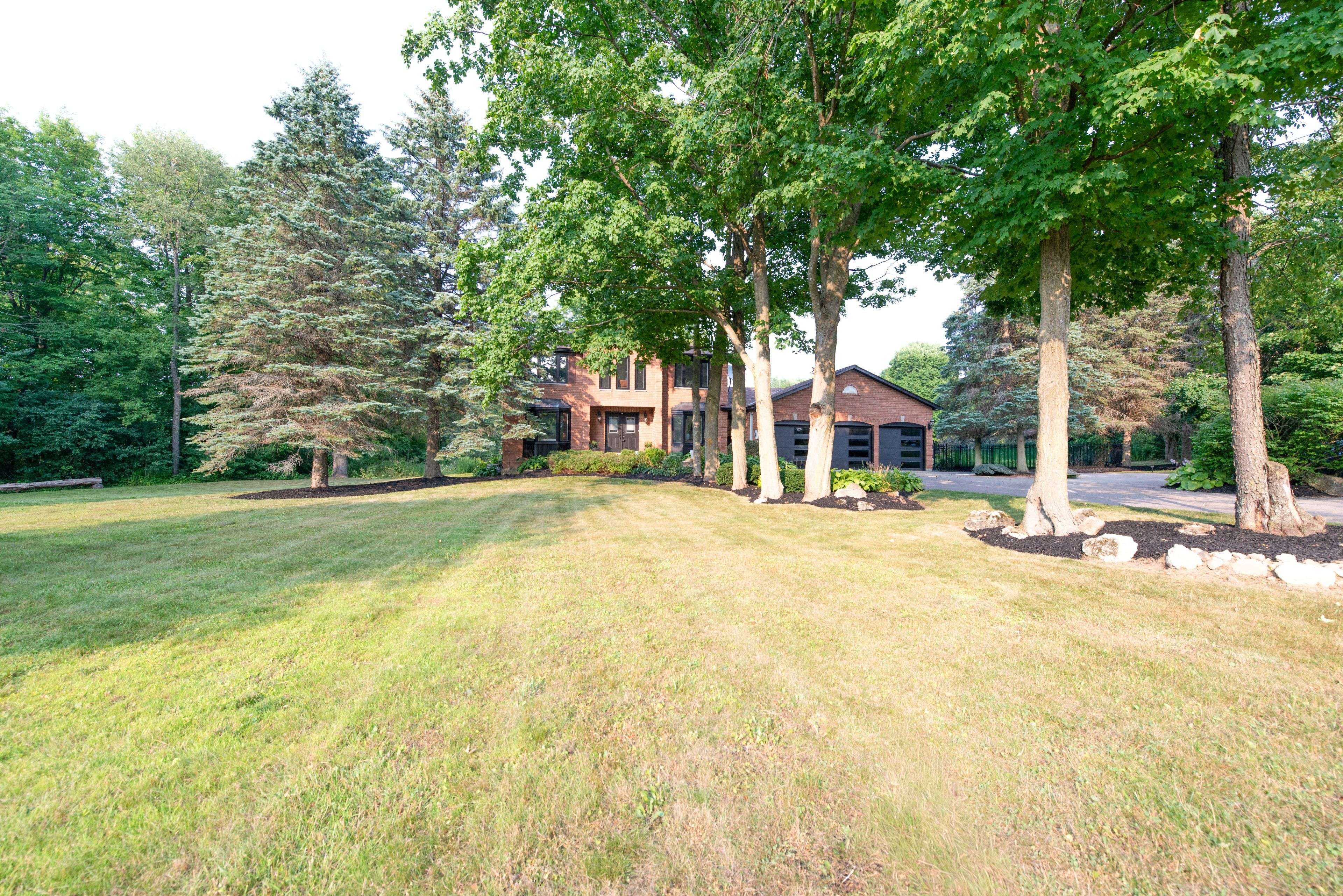 Caledon, ON L7K 0N1,27 Briarwood DR