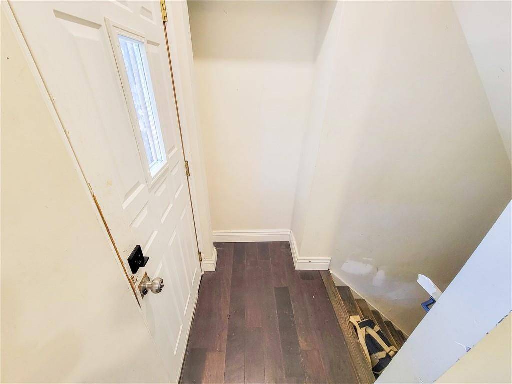 Hamilton, ON L9A 2Y8,109 TERRACE DR