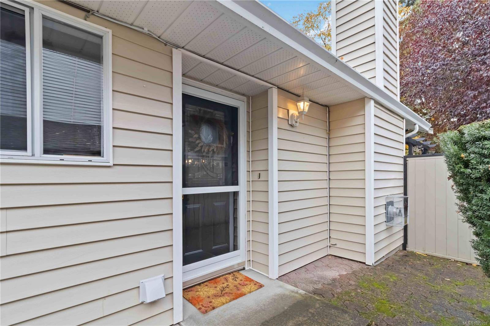 Langford, BC V9B 4B7,3104 Glen Lake Rd