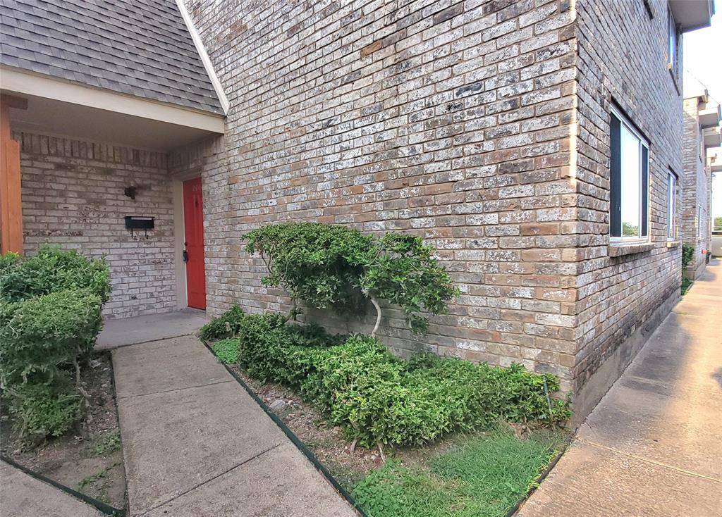 Richardson, TX 75081,208 Village North Drive