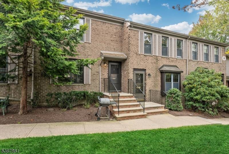 Little Falls Twp., NJ 07424,181 Long Hill Road Unit M-2 #2