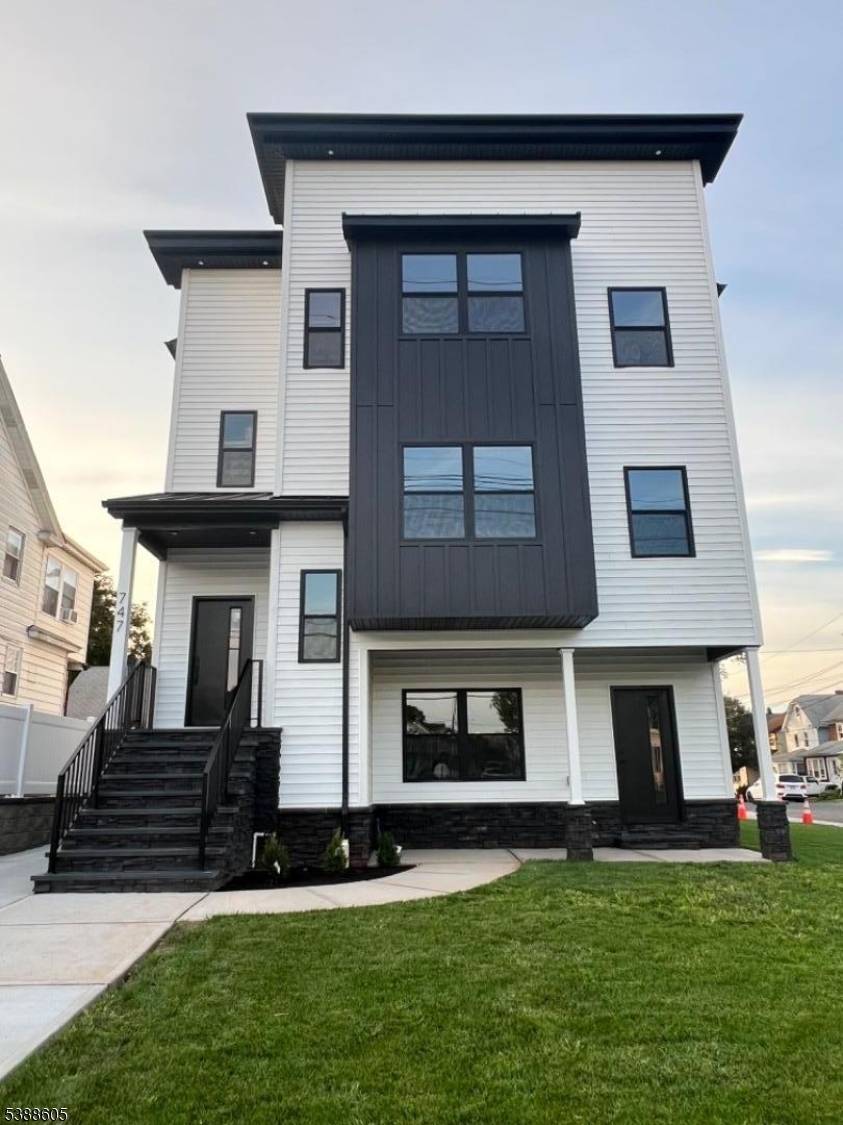 Elizabeth City, NJ 07202,747 Rahway Ave