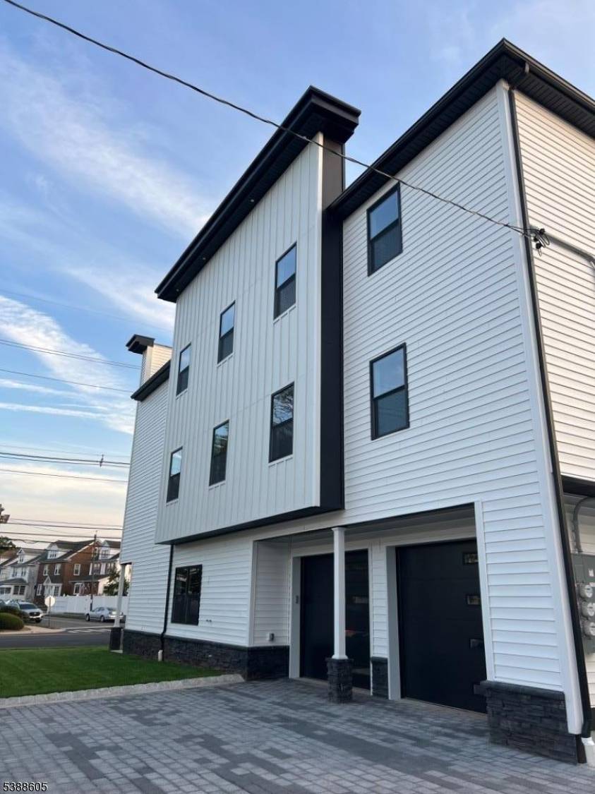 Elizabeth City, NJ 07202,747 Rahway Ave